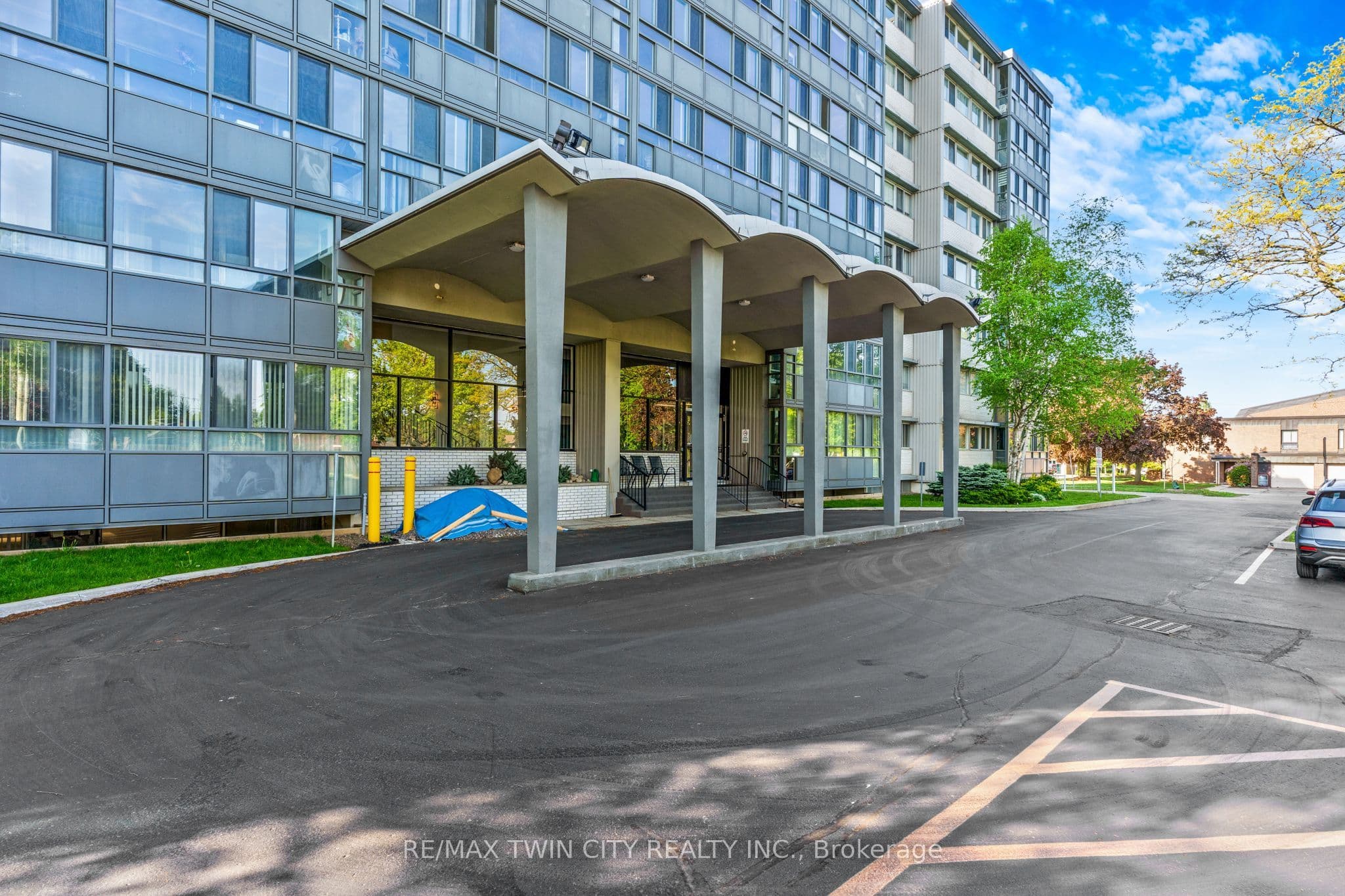 24 Midland Drive 306, Kitchener, ON N2A 2A8