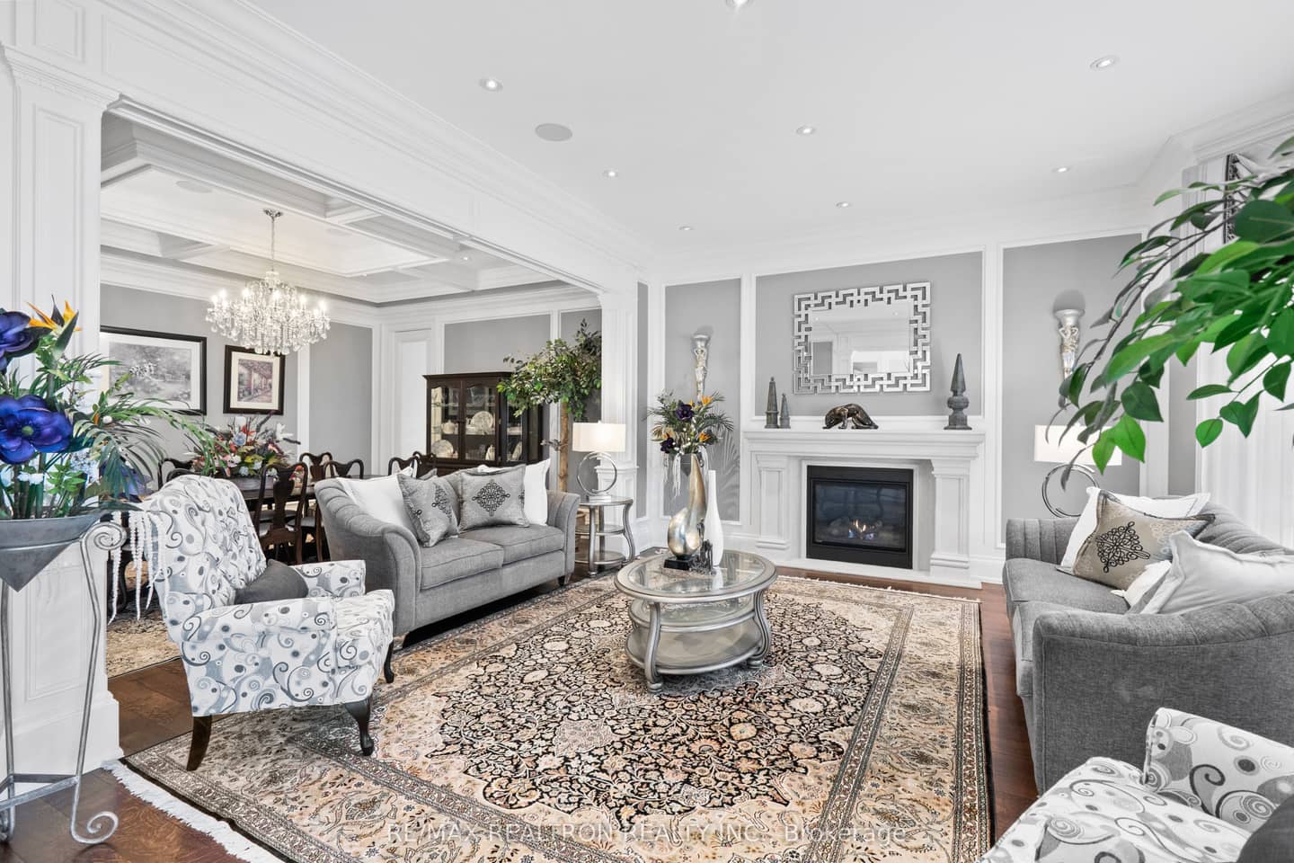 7 Winchfield Place, Toronto, ON M3B 1L4