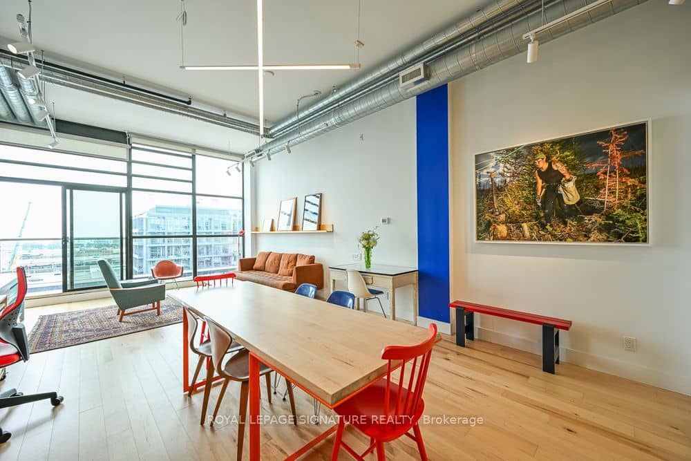 43 Hanna Avenue 715, Toronto, ON M6K 1X1