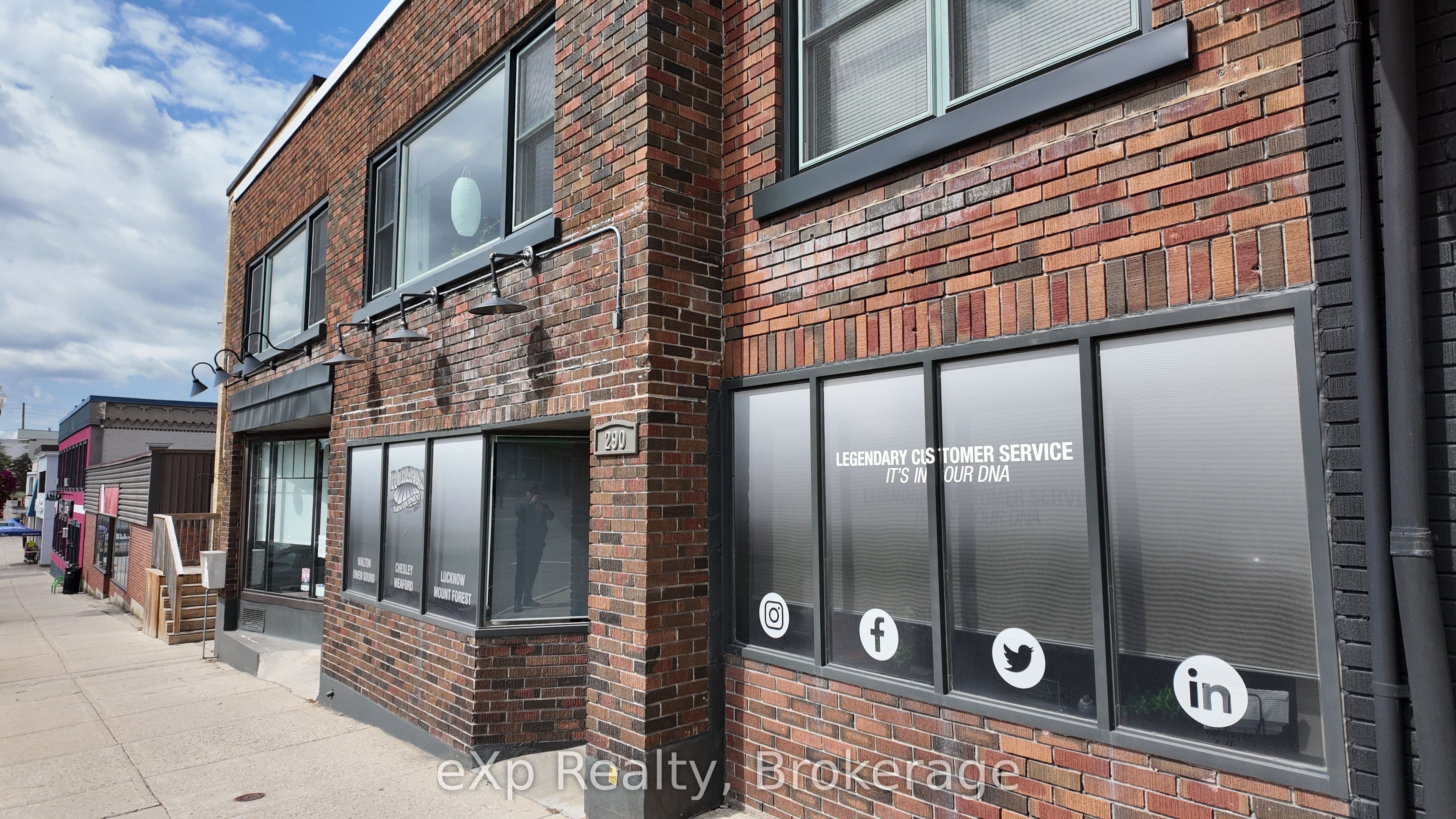 290 10TH Street, Hanover, ON N4N 1P2