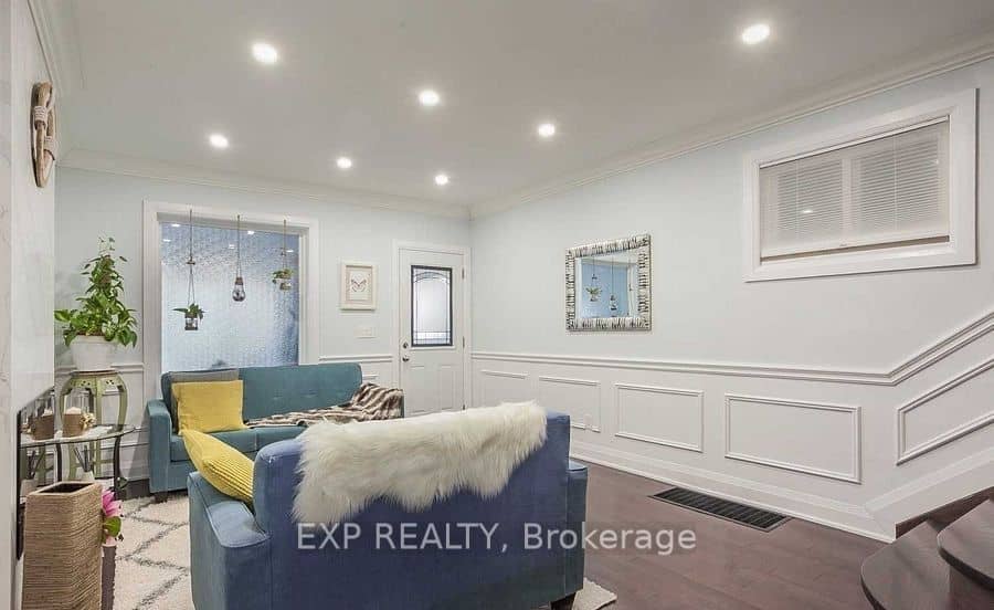 1231 Bathurst Street, Toronto, ON M5R 3H3
