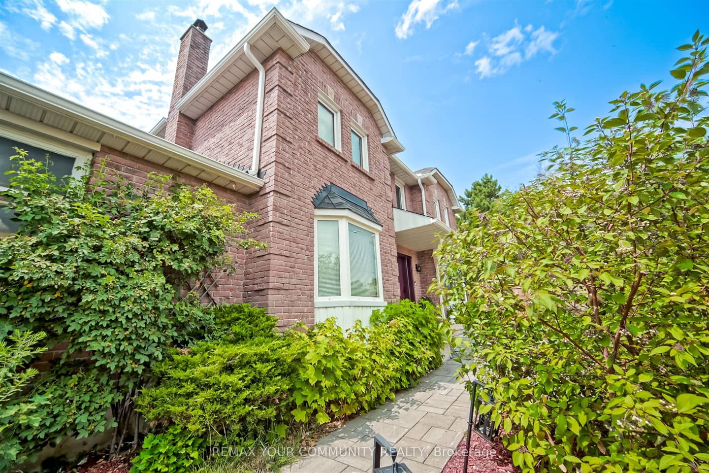 2 Kirkland Court, Richmond Hill, ON L4C 9J1