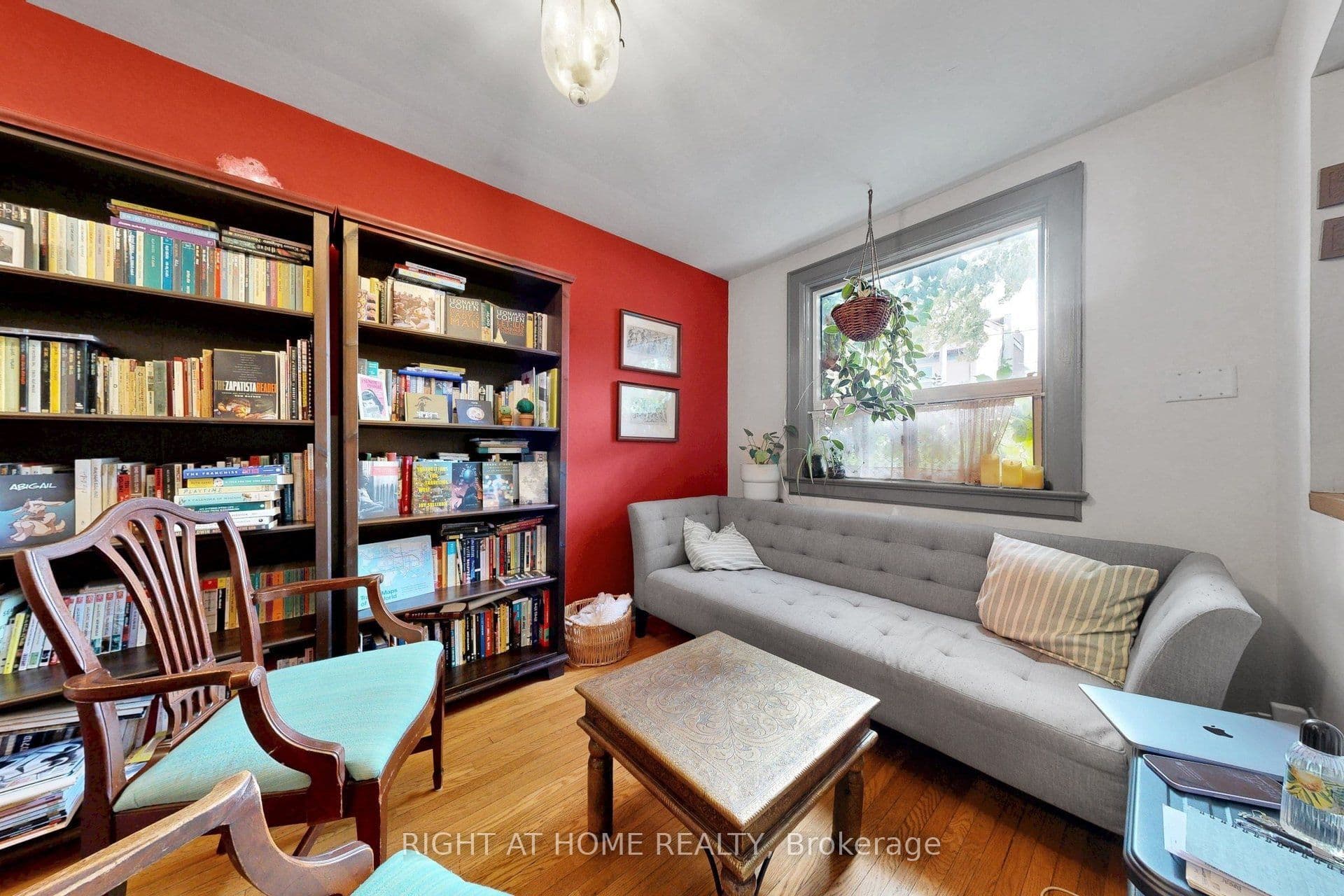 262 Lippincott Street, Toronto, ON M5S 2P5