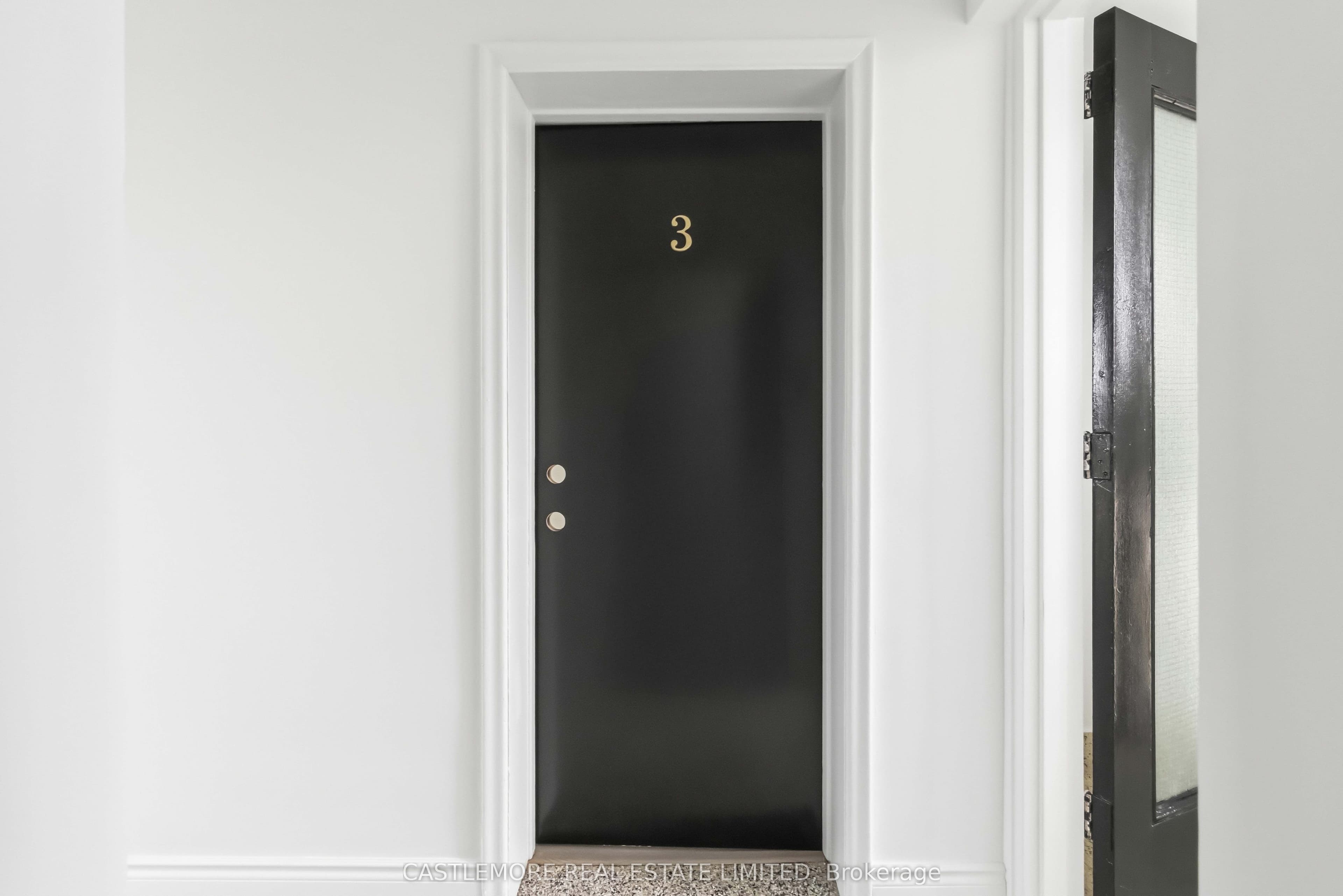 9 Allenby Avenue 1, Toronto, ON M9W 1S5