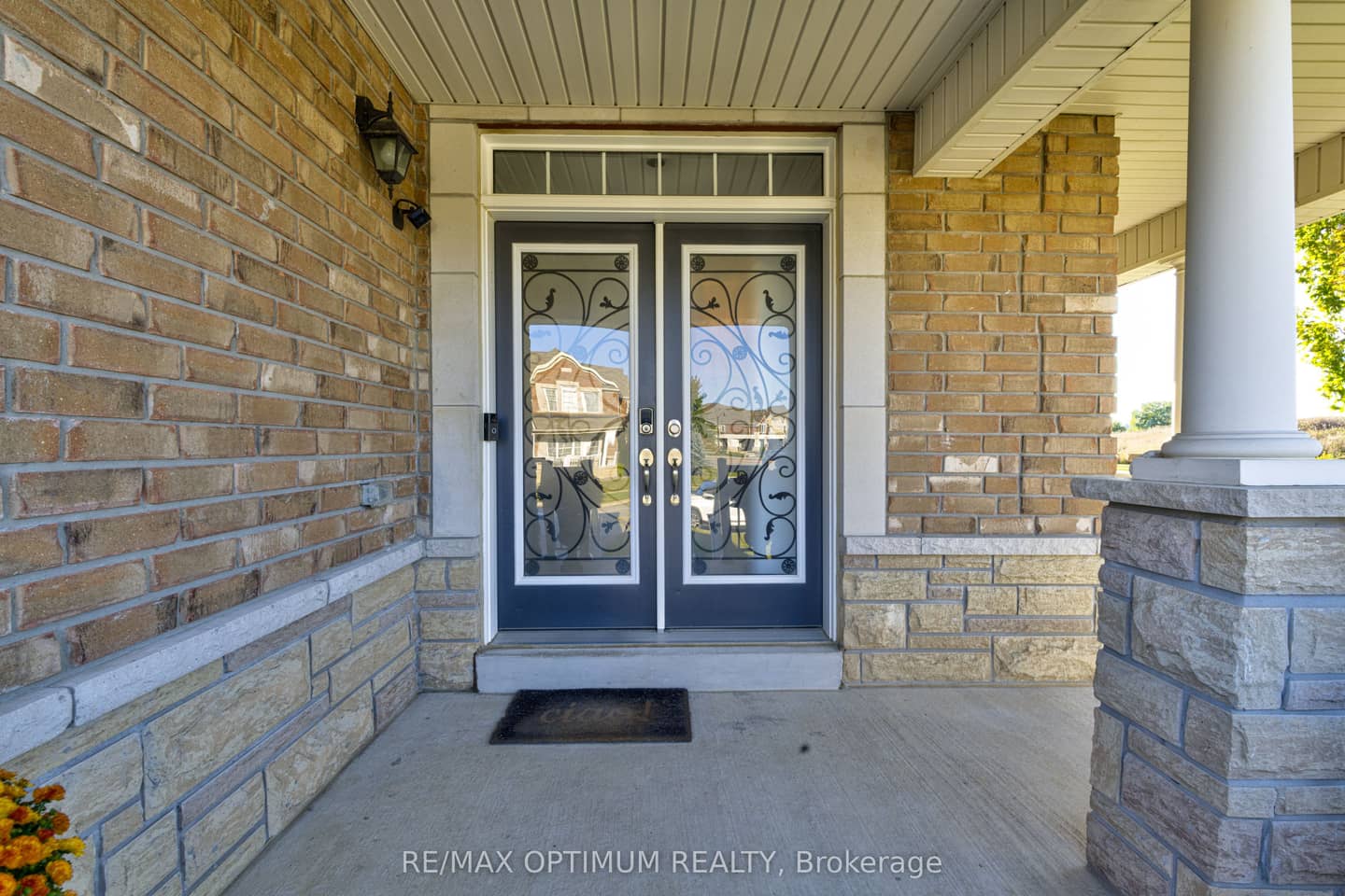2 Stonecrop Road, Brampton, ON L6Y 2Z3