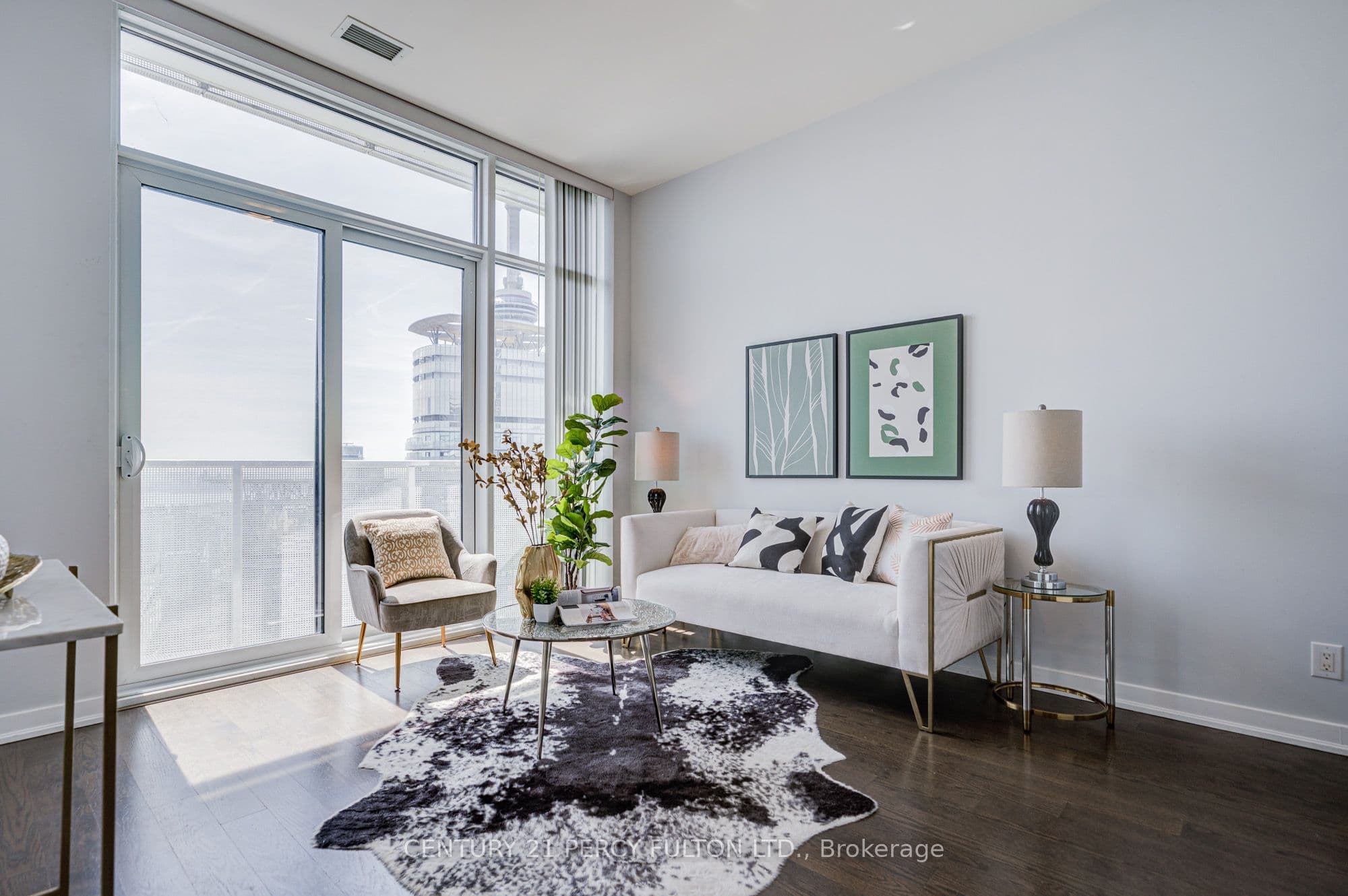 100 Harbour Street 6901, Toronto, ON M5J 0B5