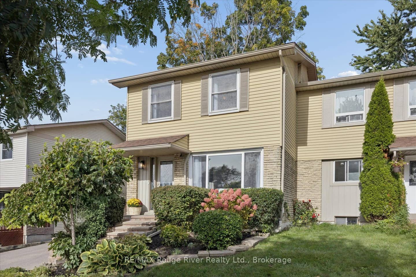748 Hillcroft Street, Oshawa, ON L1G 7H6
