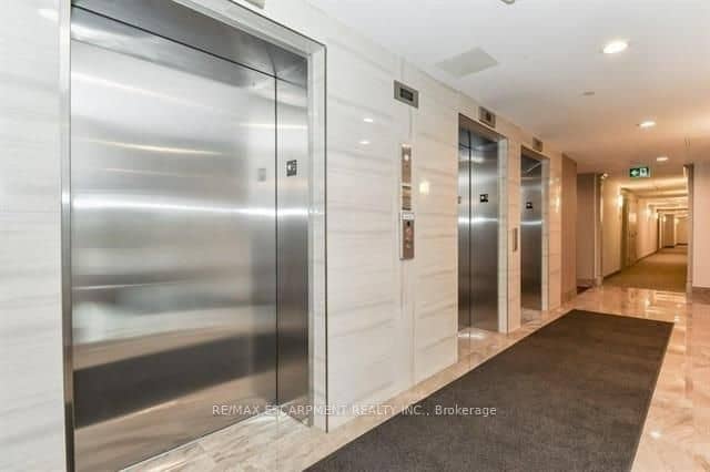 2490 Old Bronte Road 223, Oakville, ON L6M 9Y5