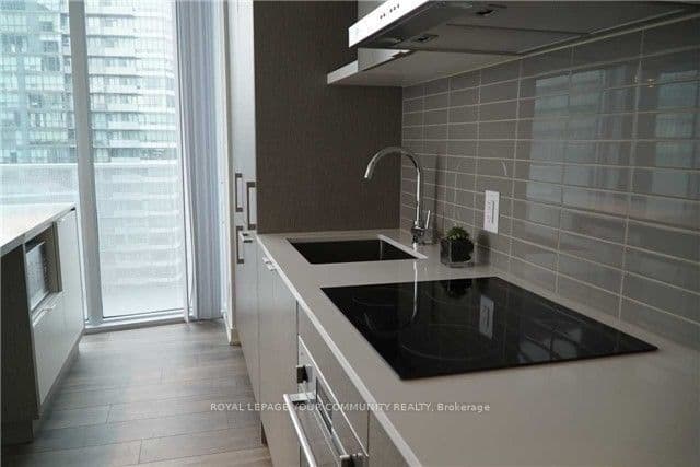 100 Harbour Street 4902, Toronto, ON M5J 2T5