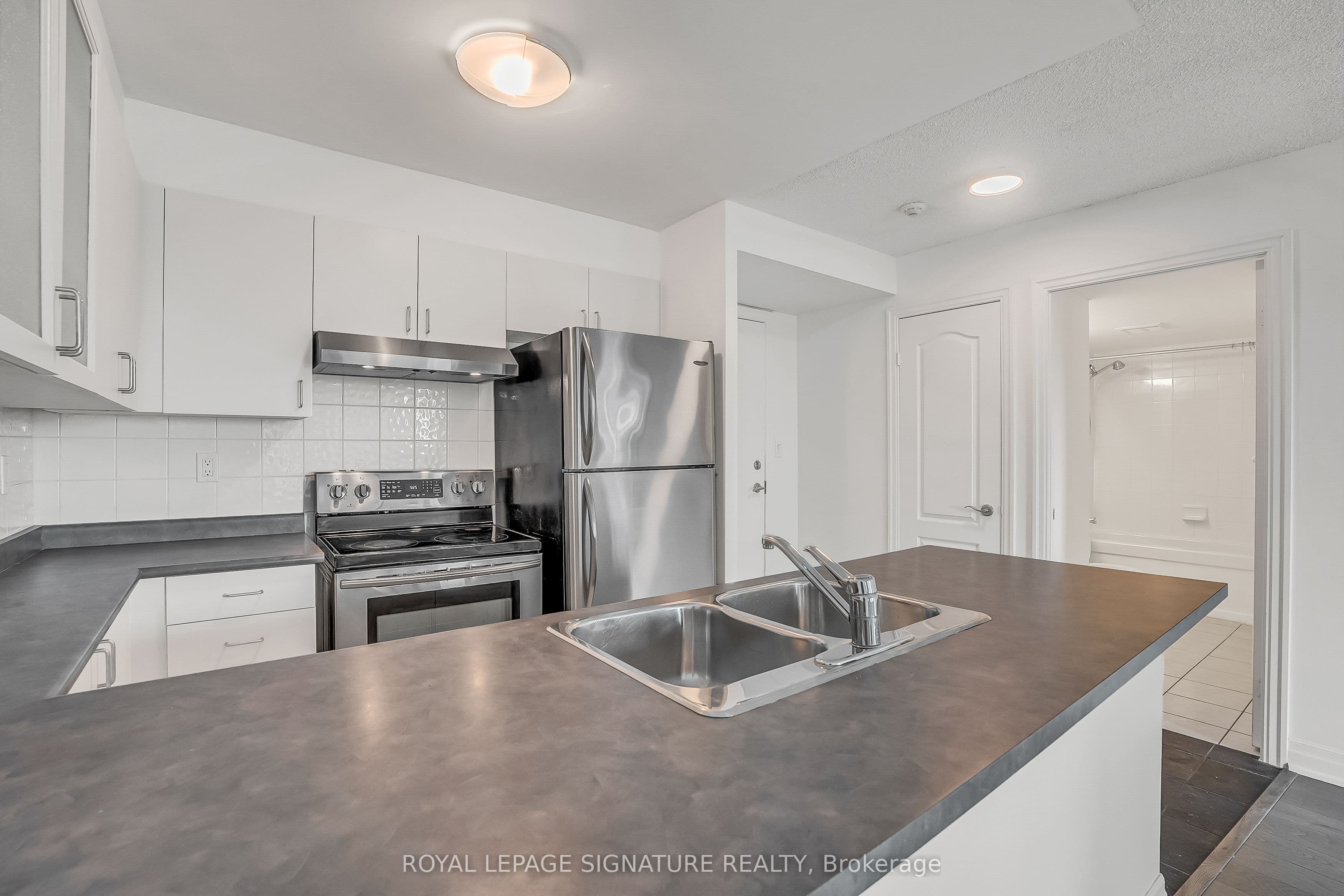188 Doris Avenue 802, Toronto, ON M2N 6Z5
