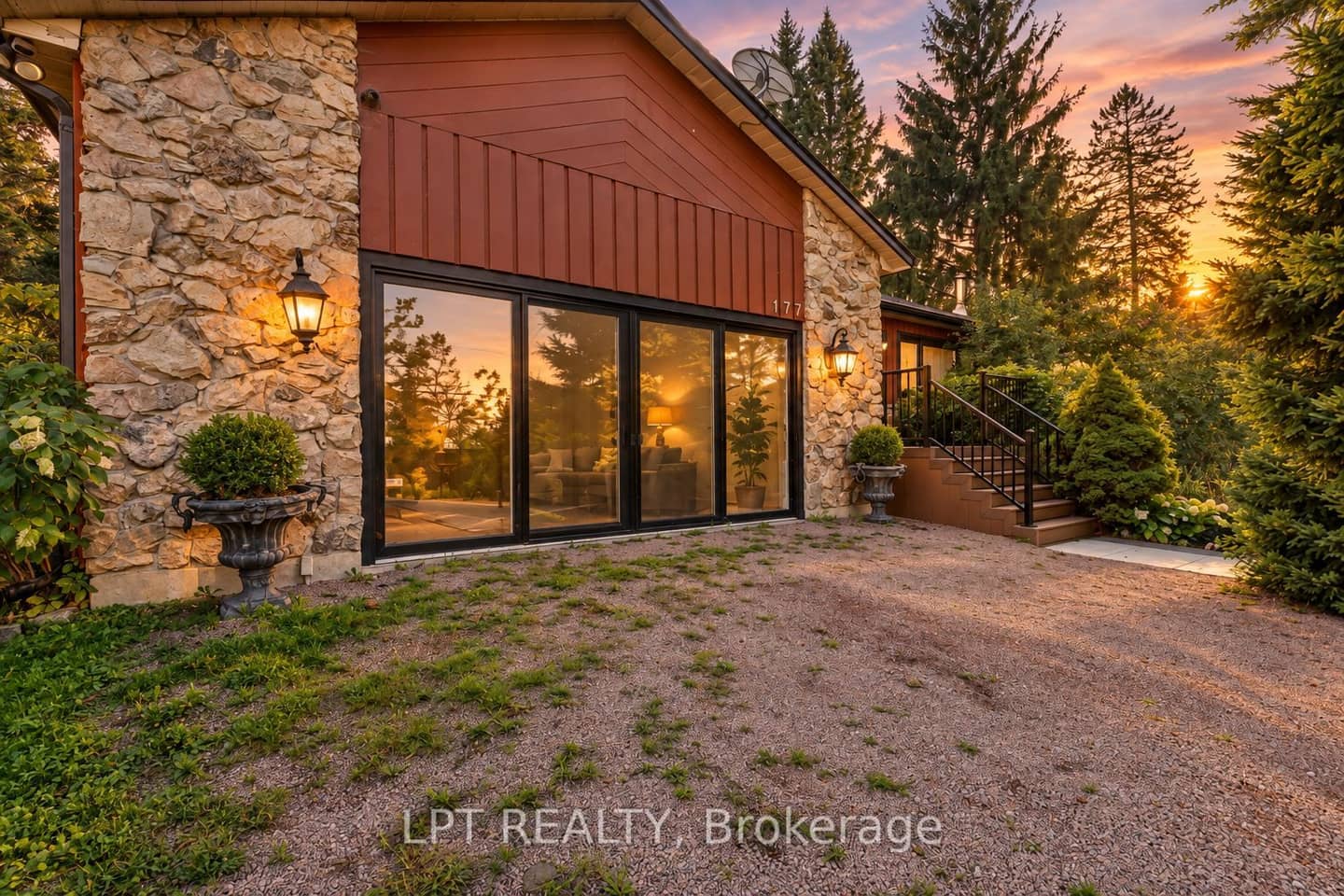 177 Hedge Road, Georgina, ON L0E 1R0