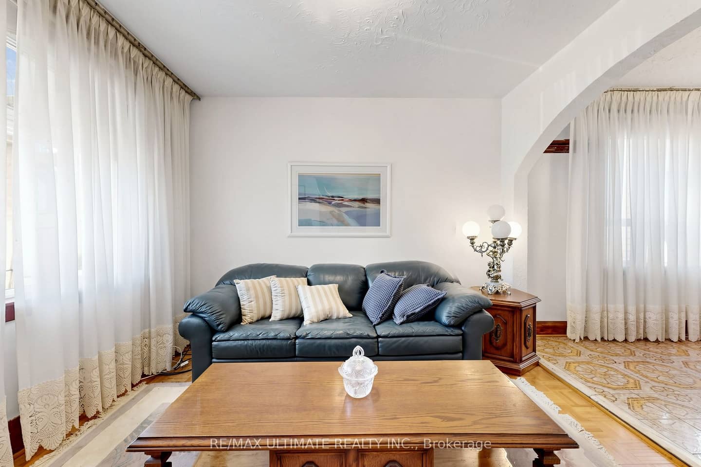 494 Oakwood Avenue W, Toronto, ON M6E 2W7