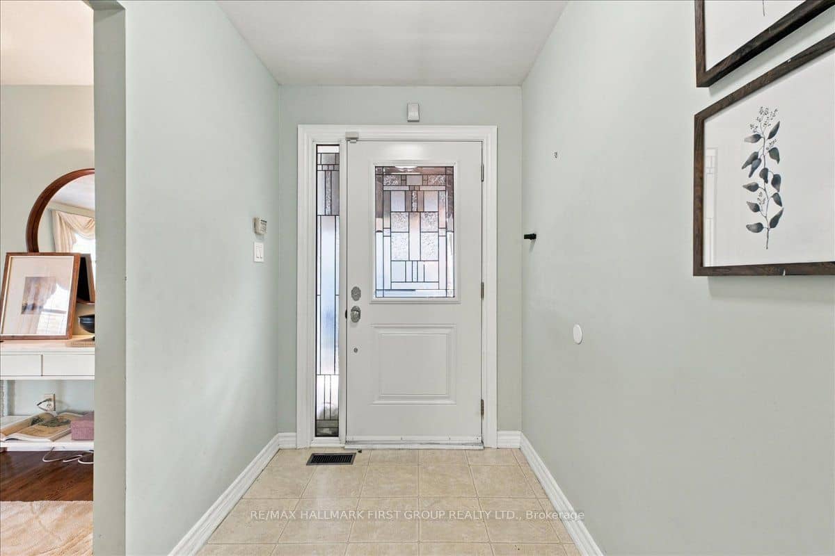 809 Bem Avenue, Pickering, ON L1W 1X2