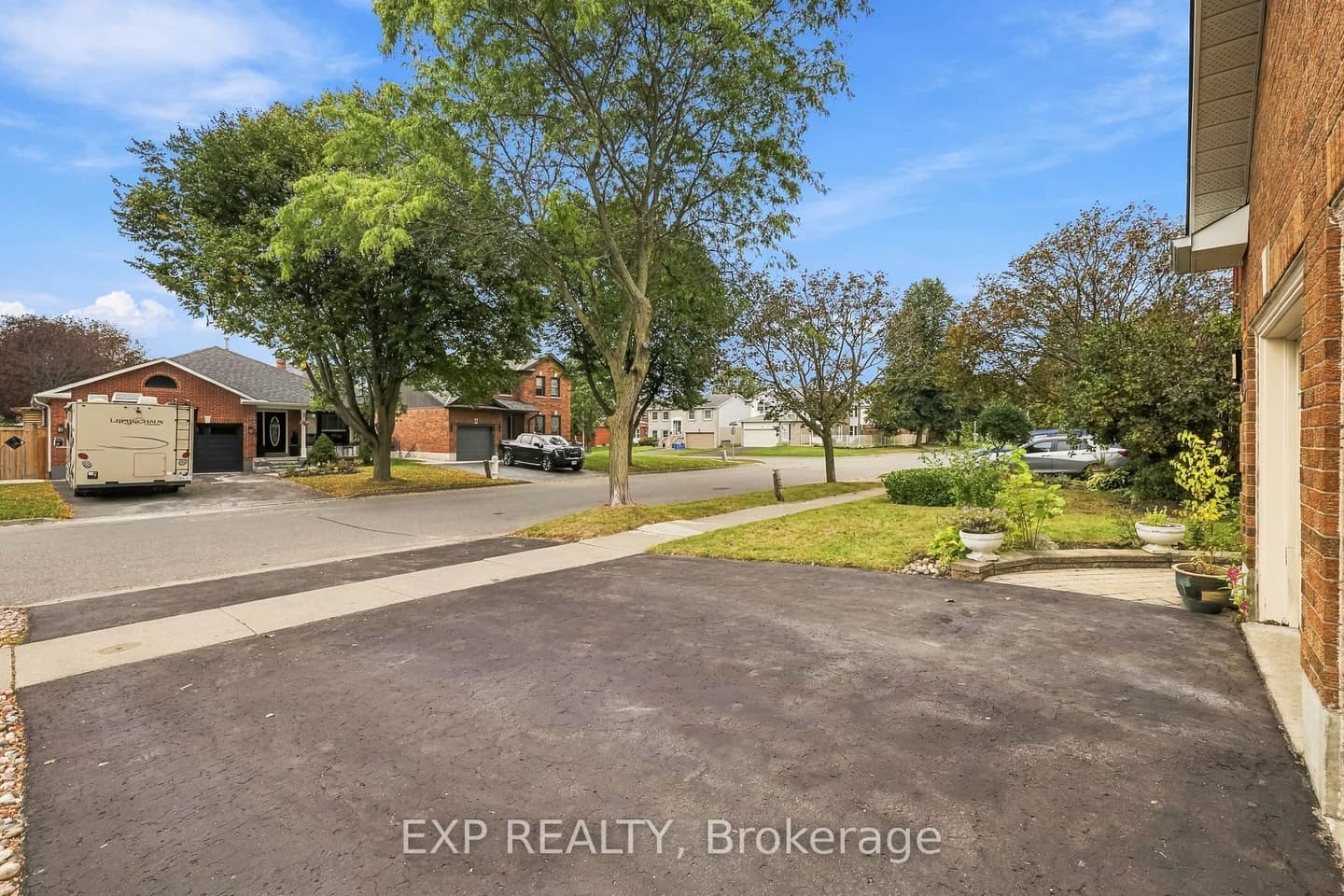 40 Orchard Park Drive, Clarington, ON L1C 4E1