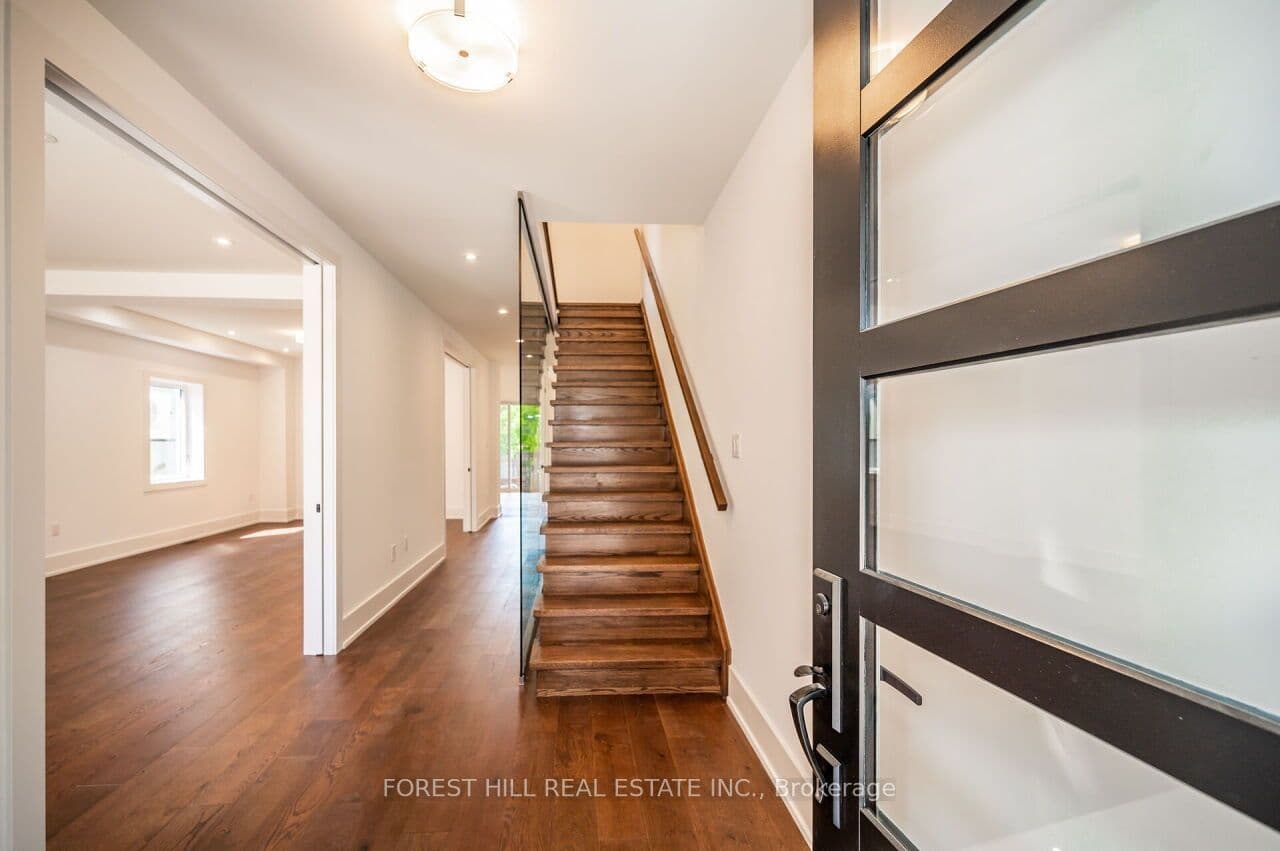38 Thirty First Street, Toronto, ON M8W 3E9