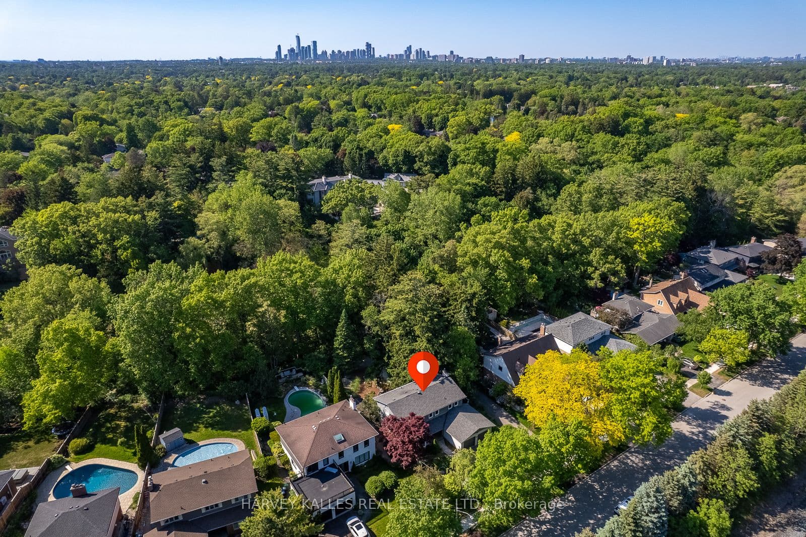 1033 Fair Birch Drive, Mississauga, ON L5H 1M4
