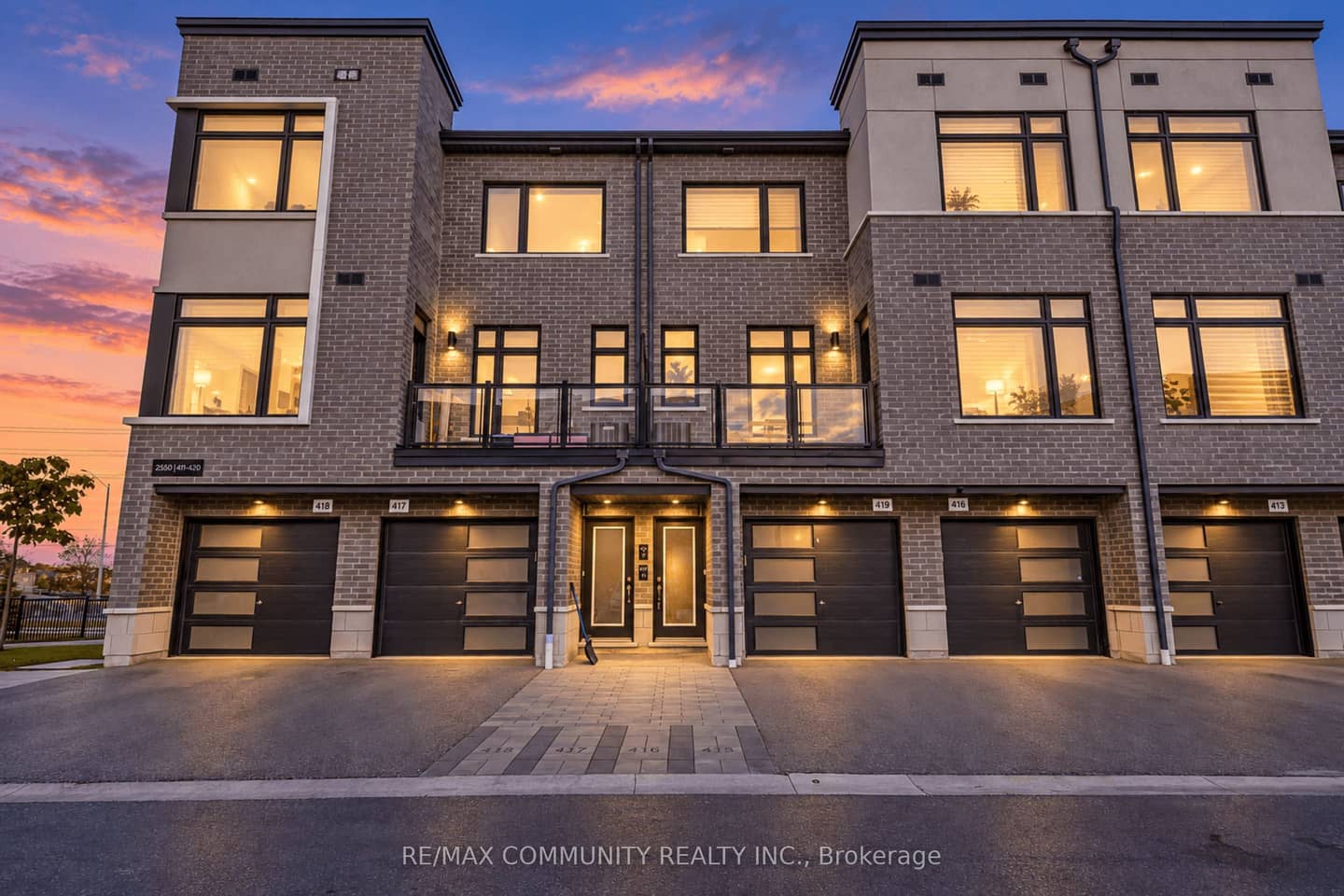 2550 Castlegate Crossing 419, Pickering, ON L1X 0H6
