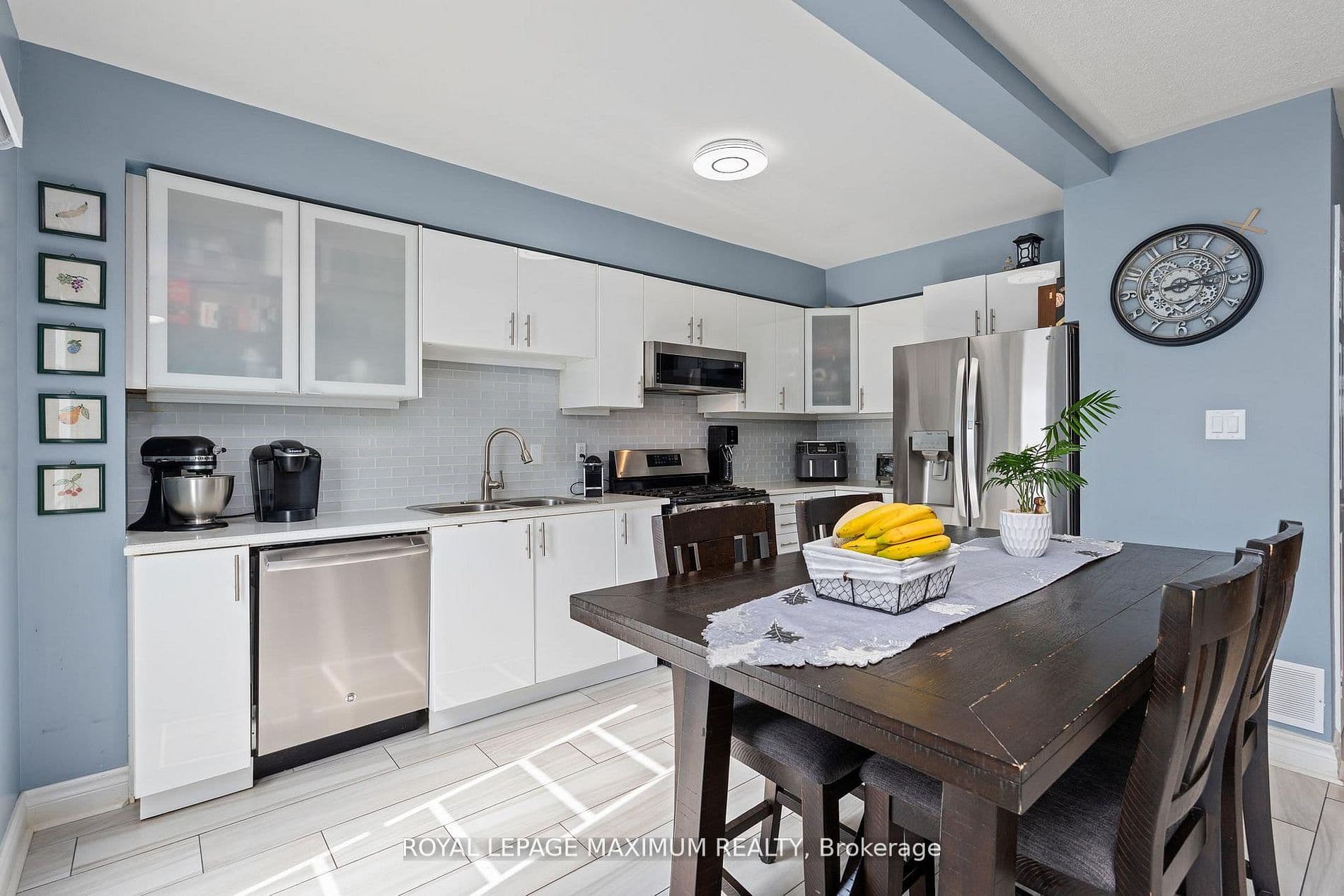 52 Pottery Place, Vaughan, ON L4L 9H6