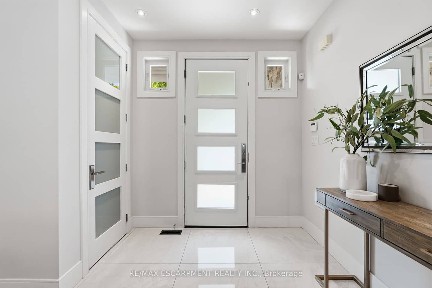 65 Forest Avenue, Mississauga, ON L5G 1L3