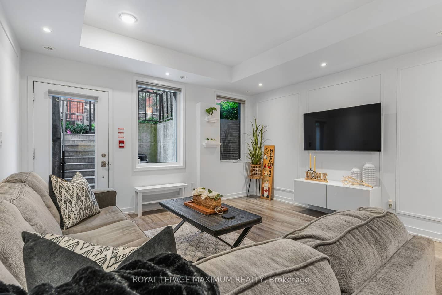 867 Wilson Avenue 2B, Toronto, ON M3K 0A4