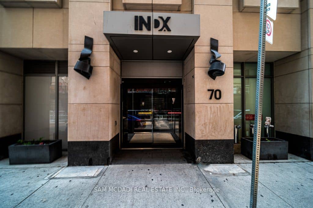 70 Temperance Street 608, Toronto, ON M5H 4E8