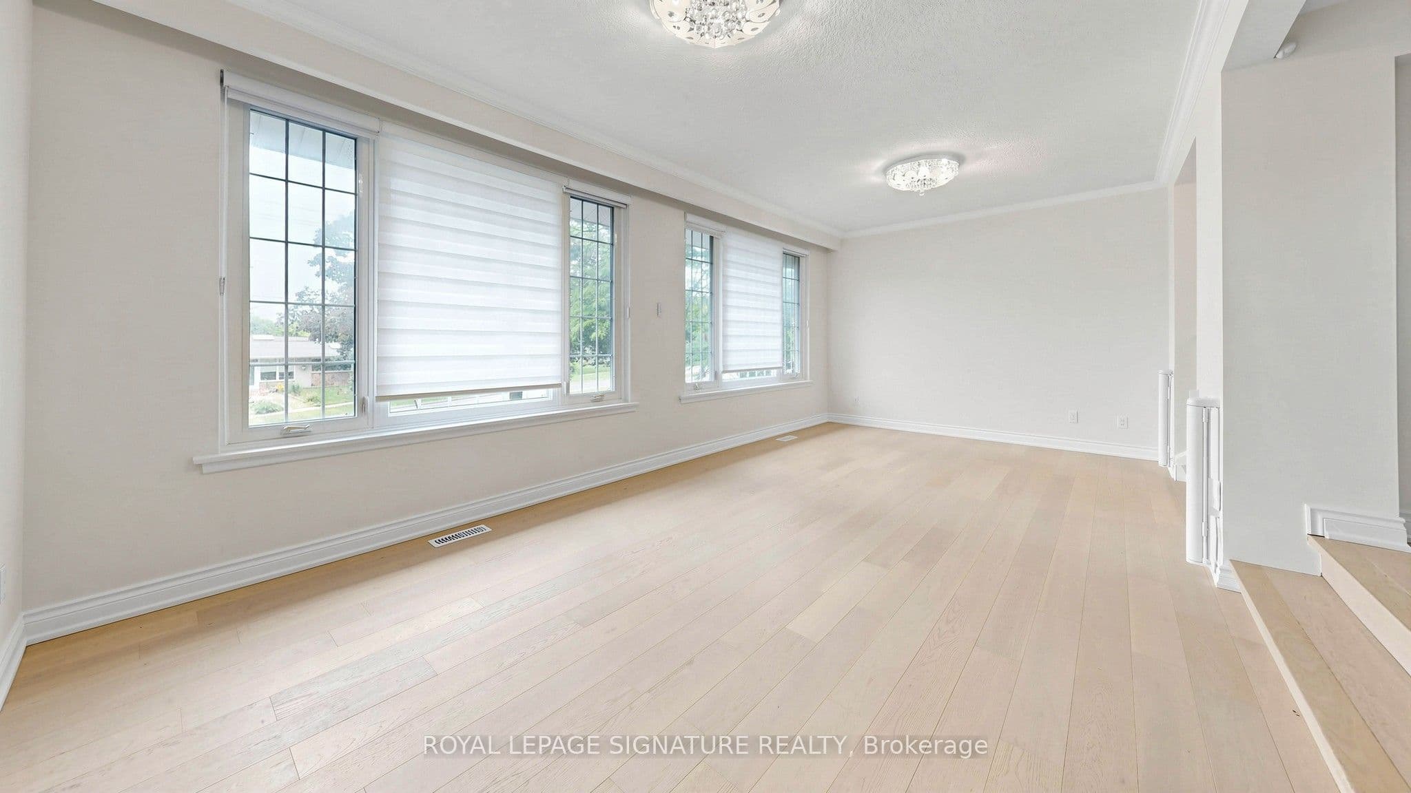 17 Valentine Drive, Toronto, ON M3A 3J5