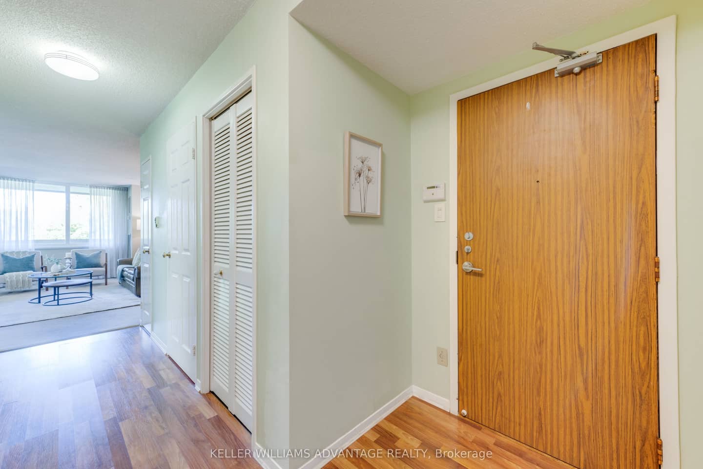 75 Wynford Hts Crescent 302, Toronto, ON M3C 3H9