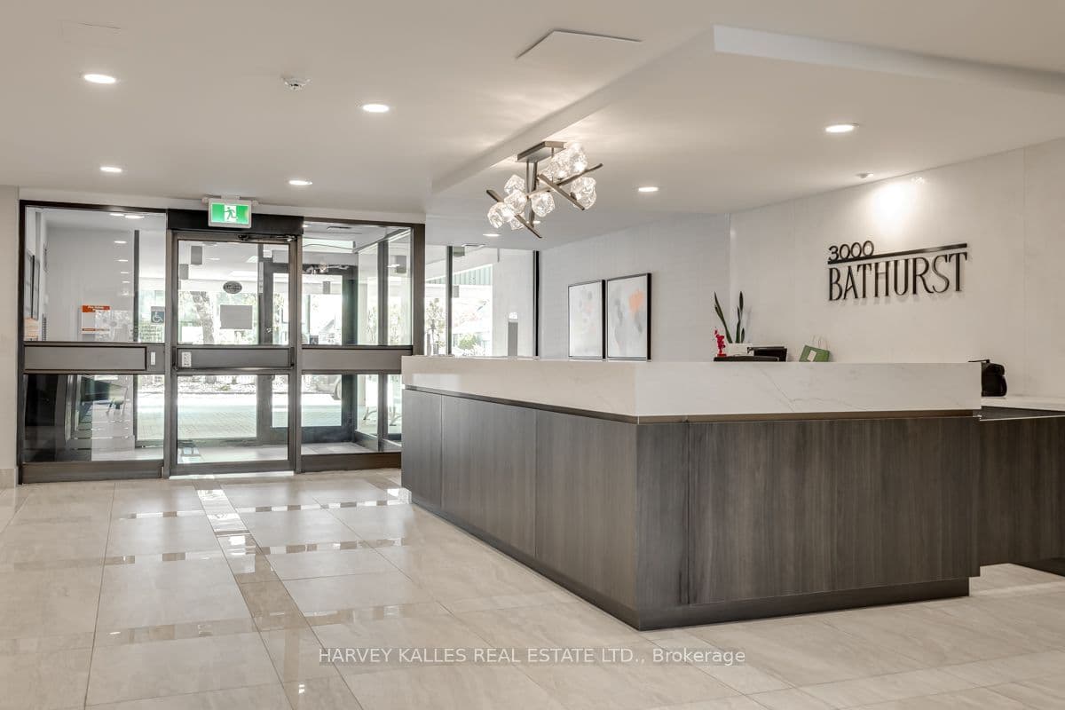 3000 Bathurst Street 110, Toronto, ON M6B 3B4