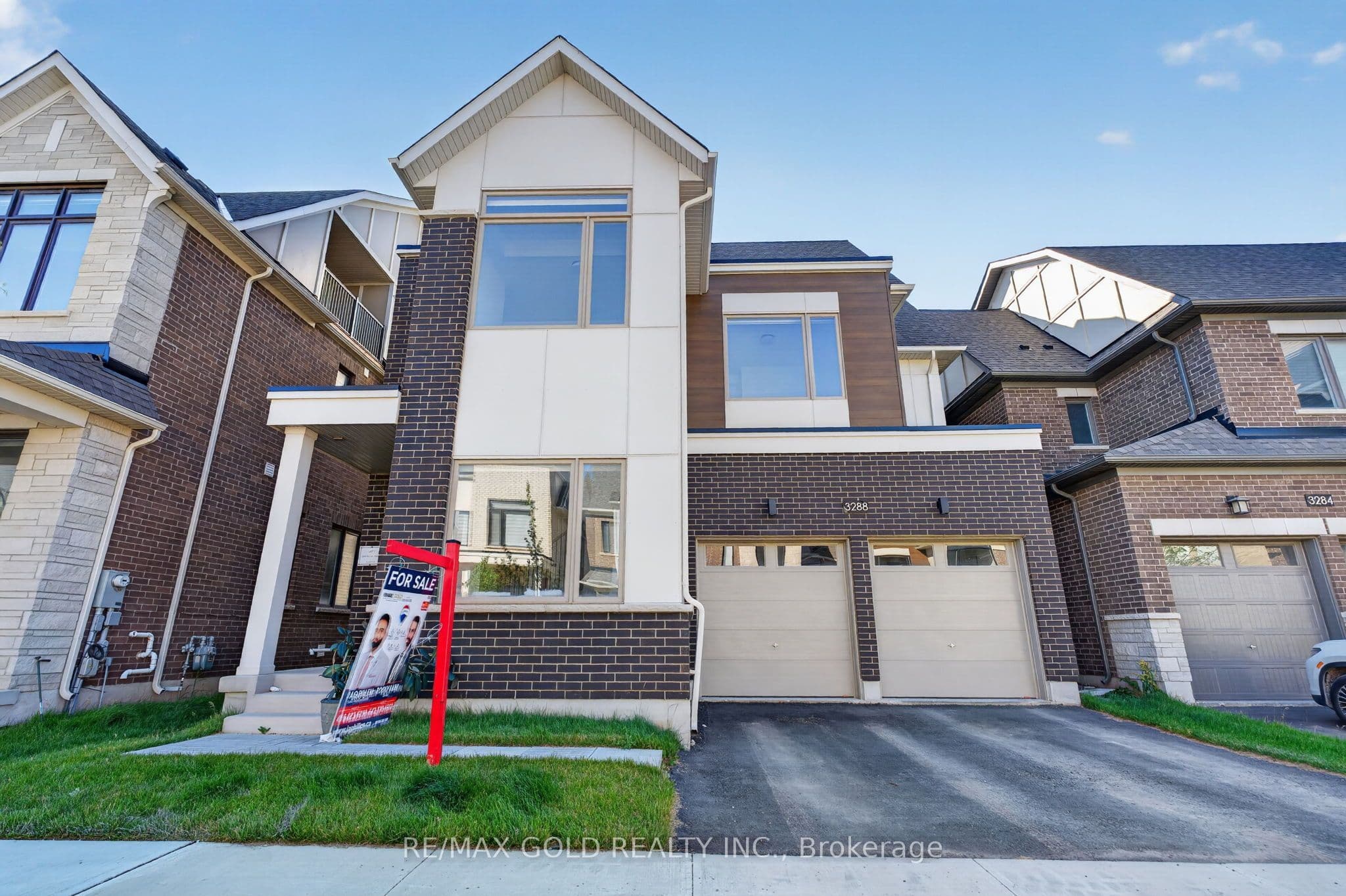 3288 Mariner Pass, Oakville, ON L6M 4K1