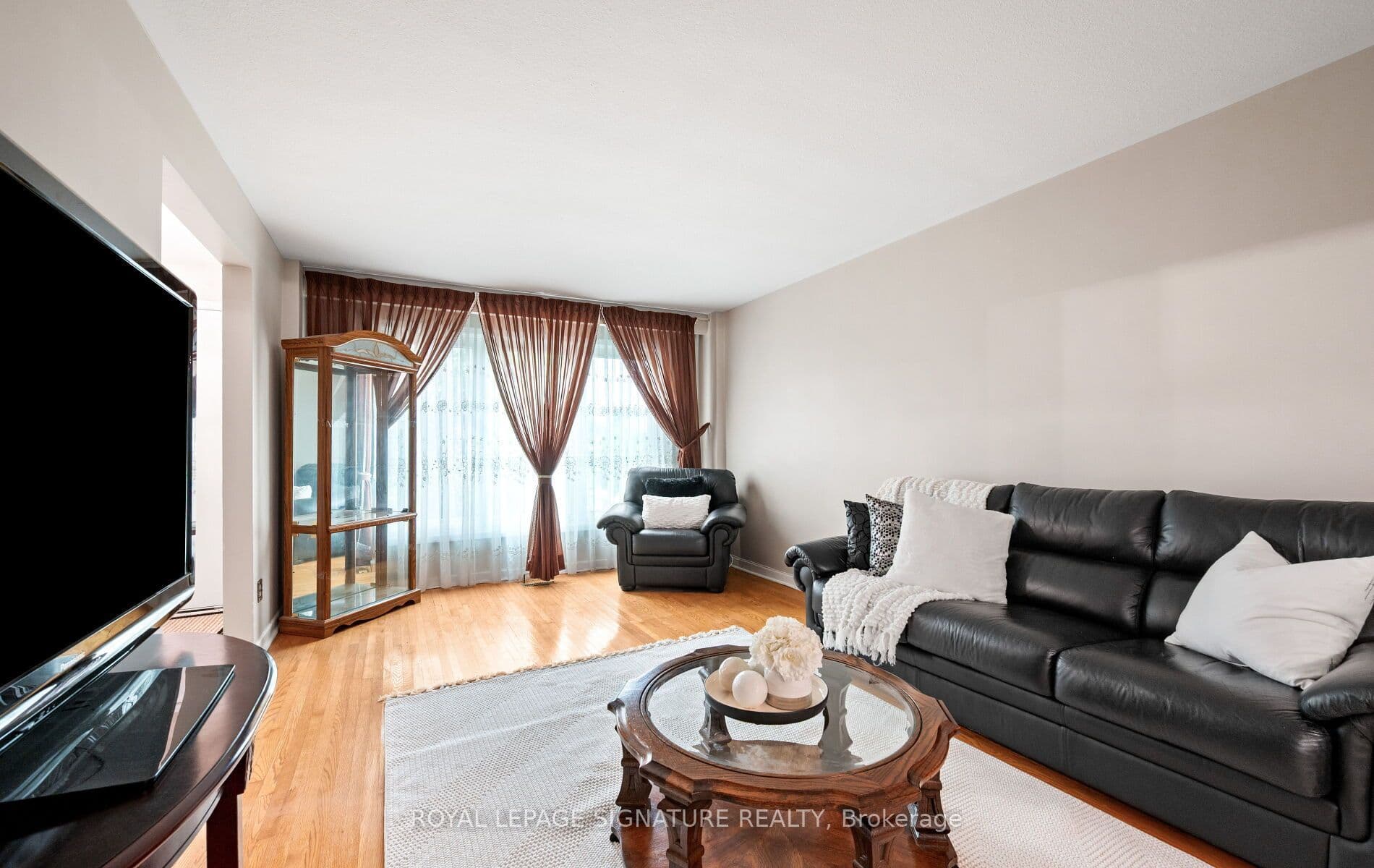 1142 Alexandra Avenue, Mississauga, ON L5E 2A5