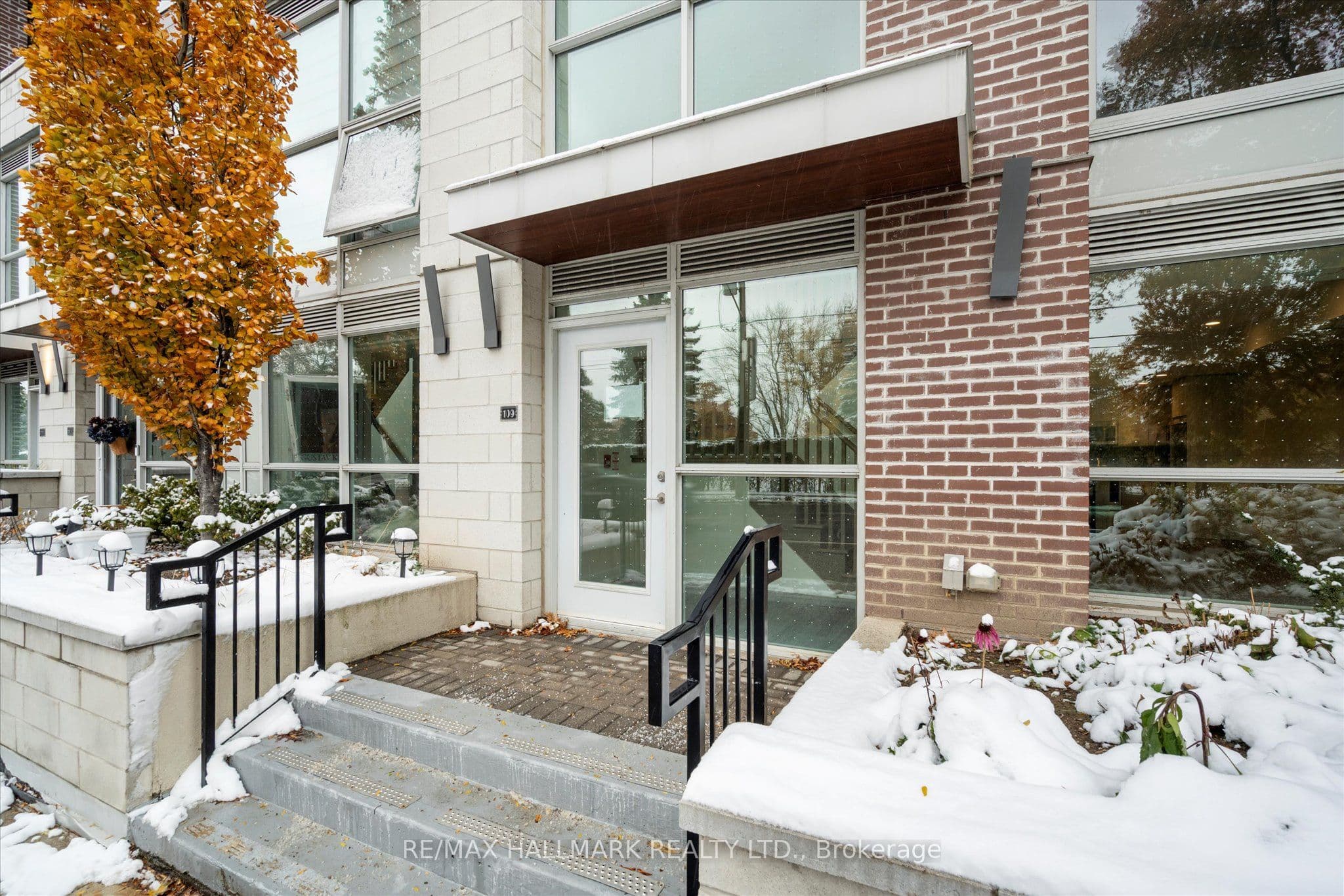 1350 Kingston Road TH9, Toronto, ON M1N 1C8