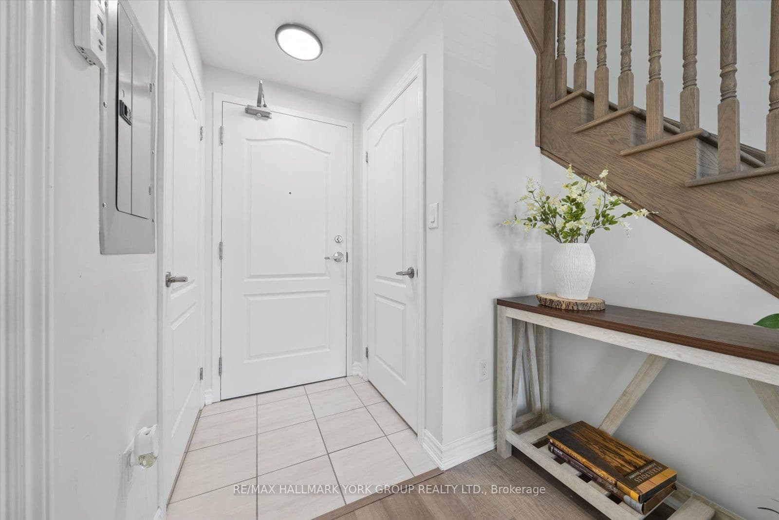 3905 Major Mackenzie Drive 203, Vaughan, ON L4L 1A6