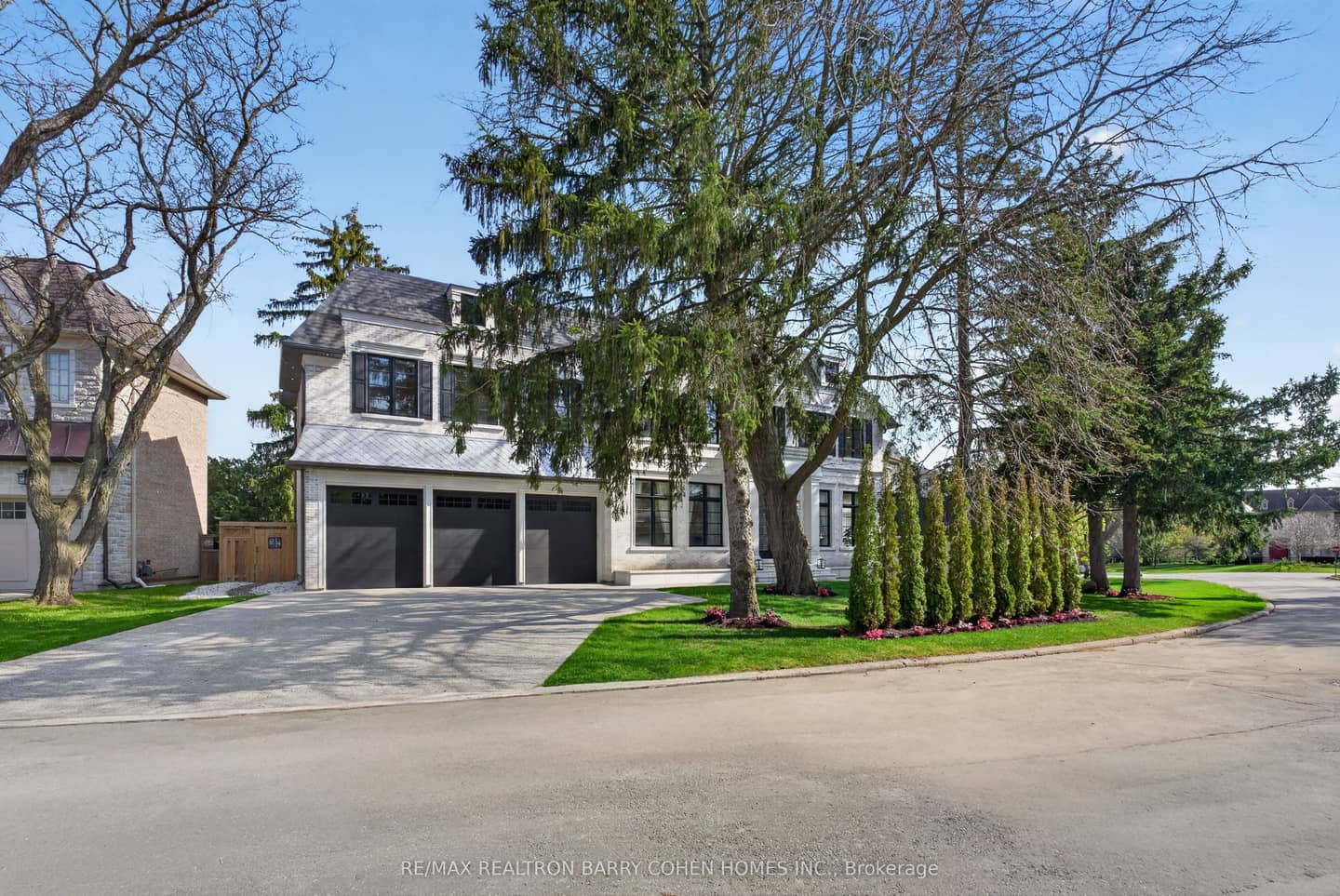 34 Greengate Road, Toronto, ON M3B 1E8