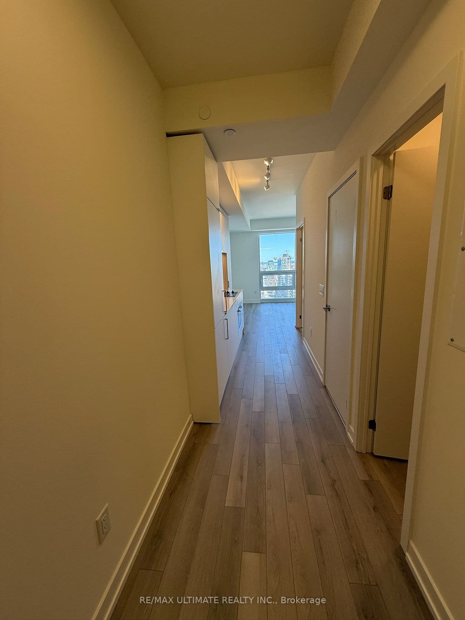 89 Church Street 2505, Toronto, ON M9N 1N4