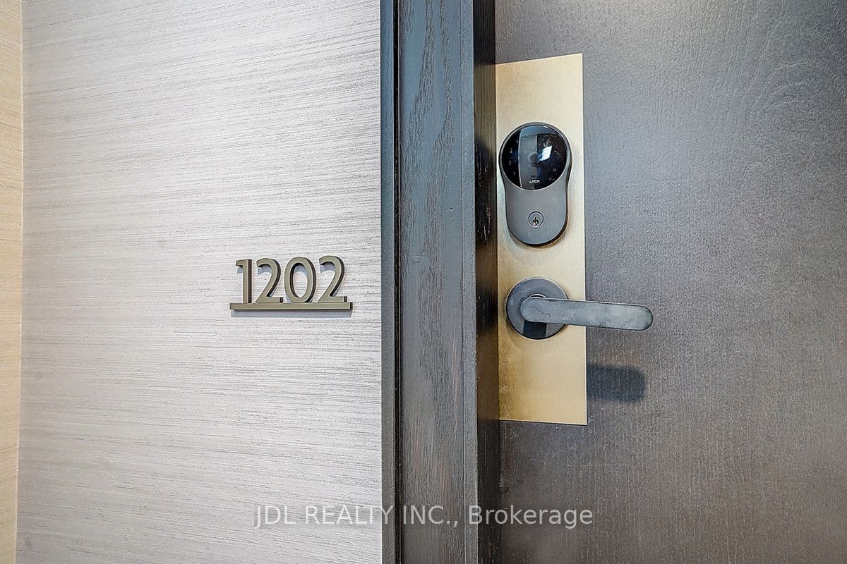23 Hollywood Avenue 1202, Toronto, ON M2N 7L8