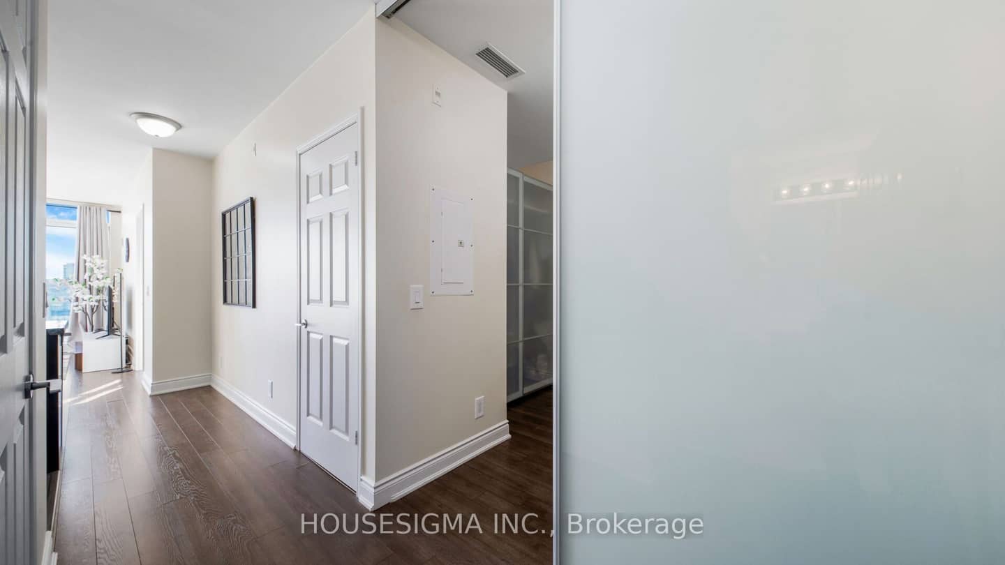 15 James Finlay Way 1103, Toronto, ON M3M 0B3