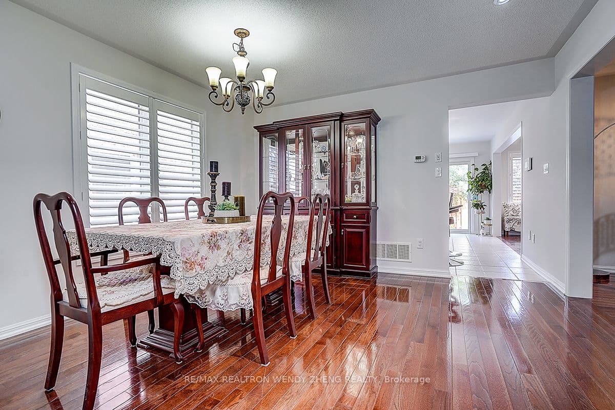 10 Collie Crescent, Whitchurch-Stouffville, ON L4A 0V8