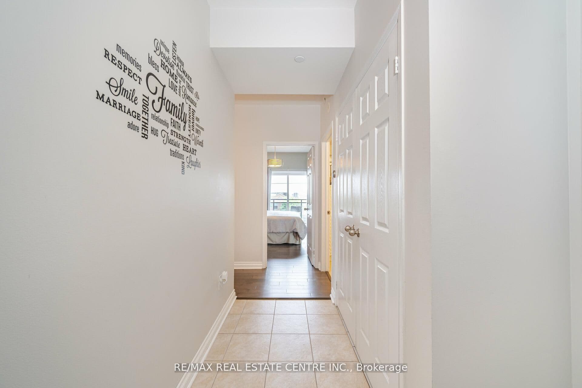 5150 Winston Churchill Boulevard 305, Mississauga, ON L5M 0P1