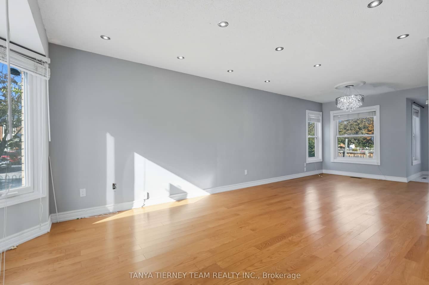 11 Hunter Drive, Ajax, ON L1T 3M9