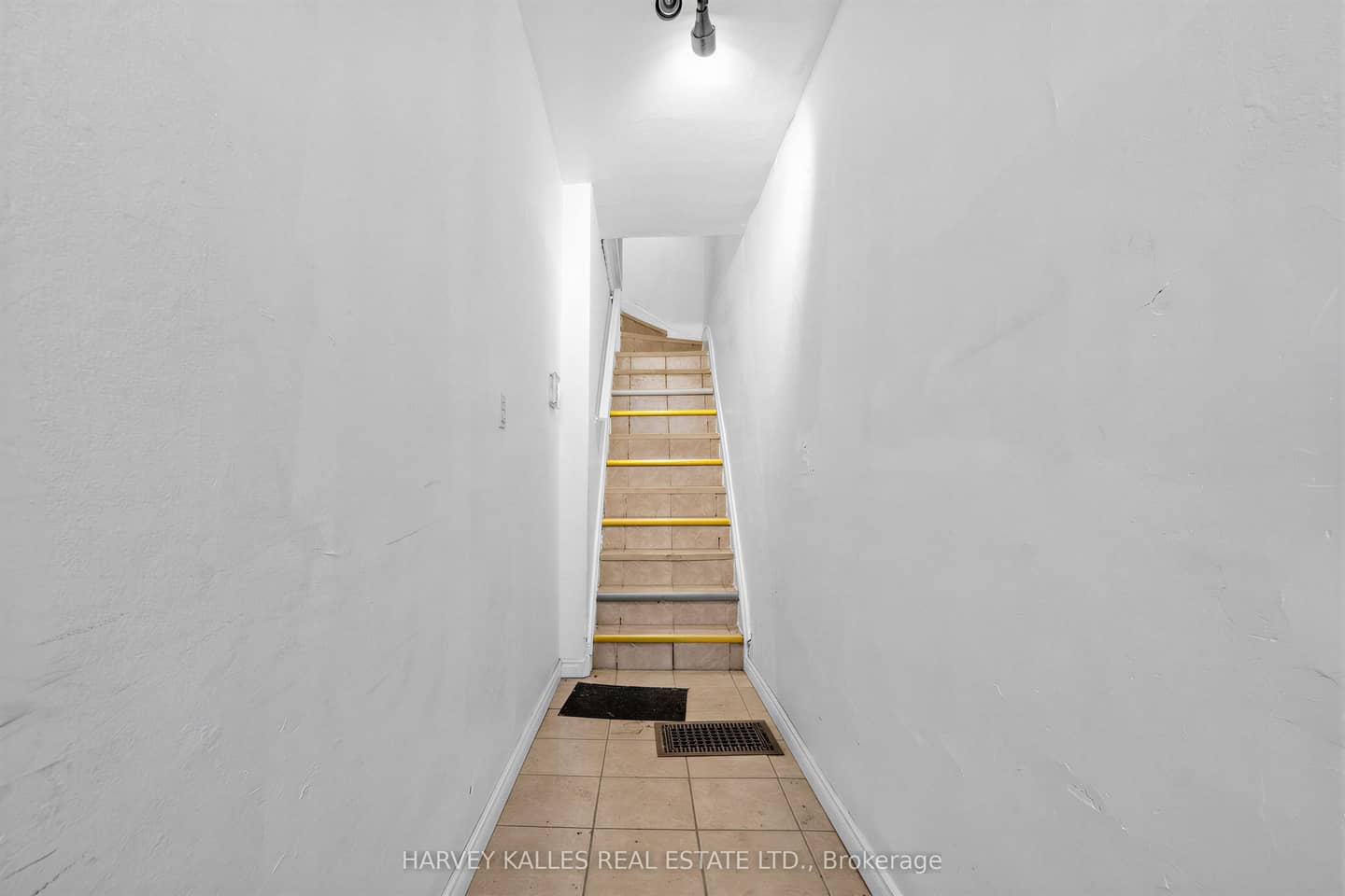506 Adelaide Street W, Toronto, ON M5V 1T5