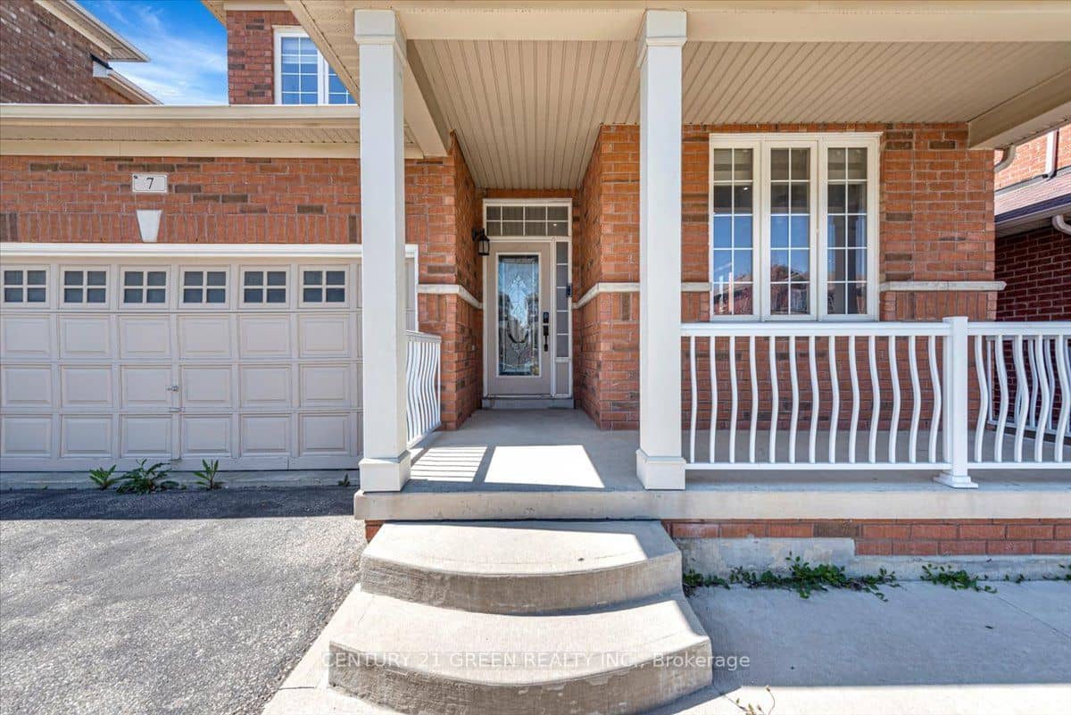 7 Accent Circle, Brampton, ON L7A 0L2