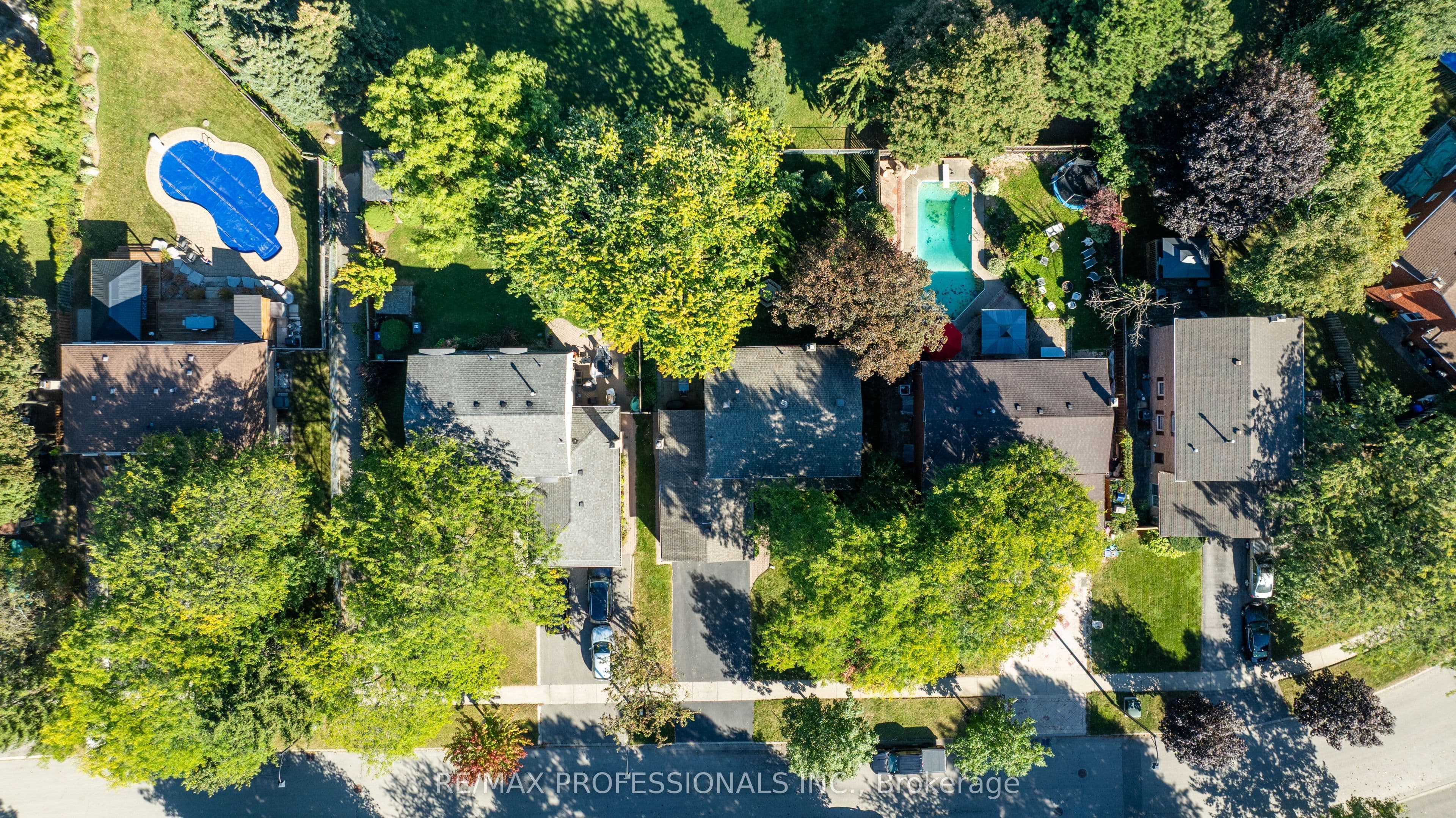6888 Barrisdale Drive, Mississauga, ON L5N 2H4