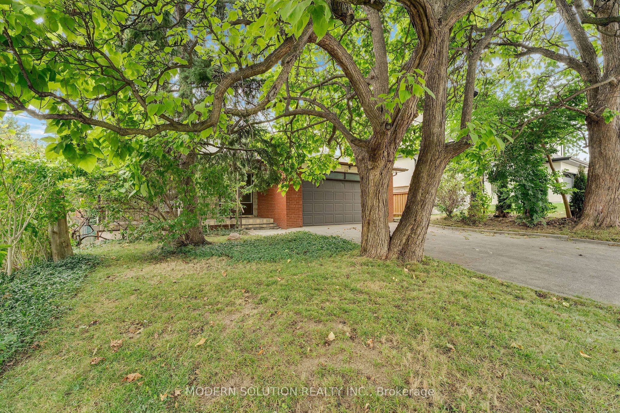 114 Elmcrest Road, Toronto, ON M9C 3R9