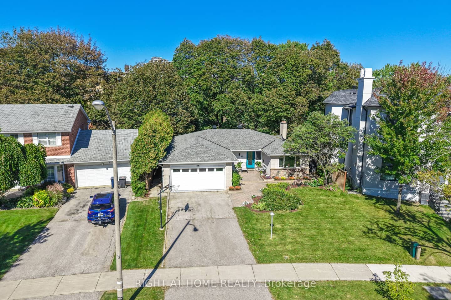 69 Montressor Drive, Toronto, ON M2P 1Z3