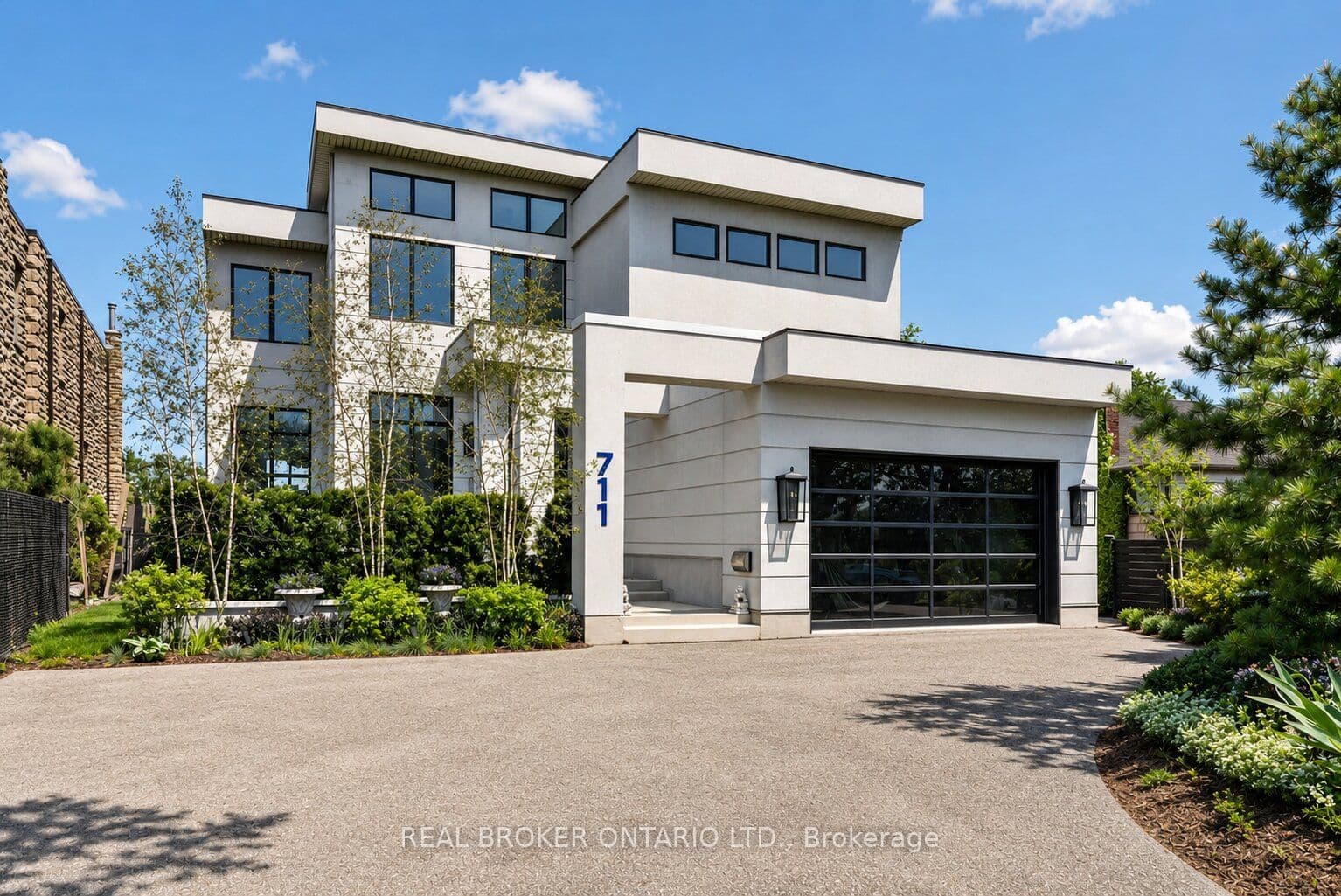 711 Beach Boulevard, Hamilton, ON L8H 6Y5