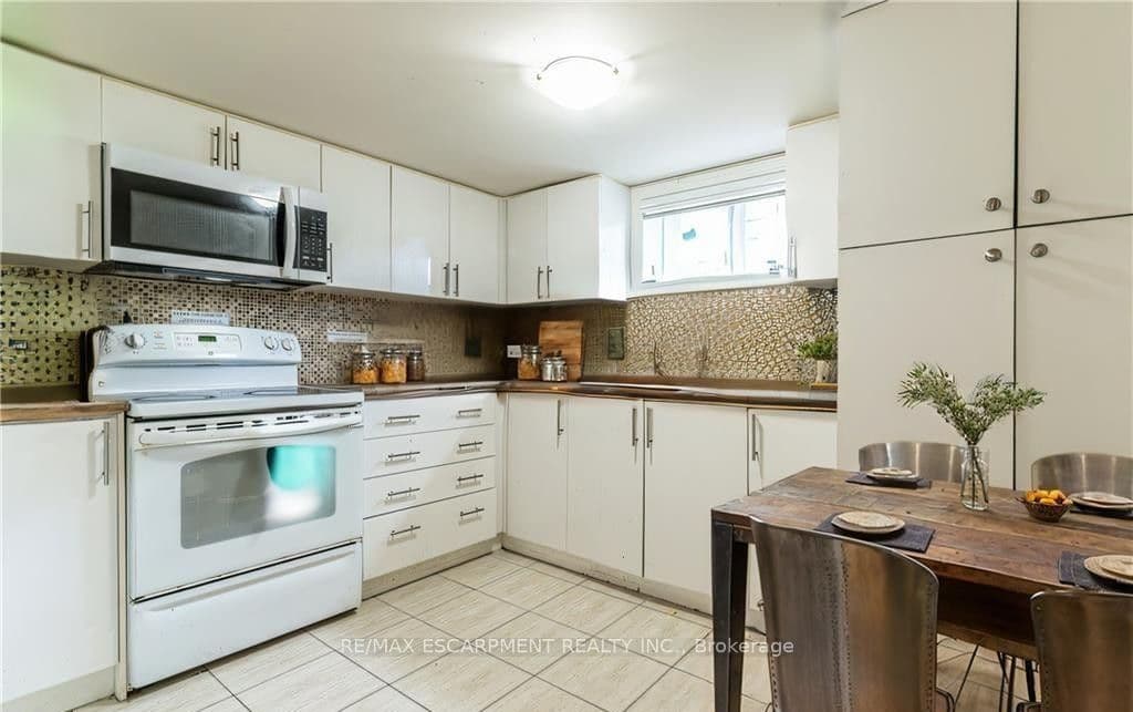 609 Mohawk Road E 2, Hamilton, ON L8V 2J8