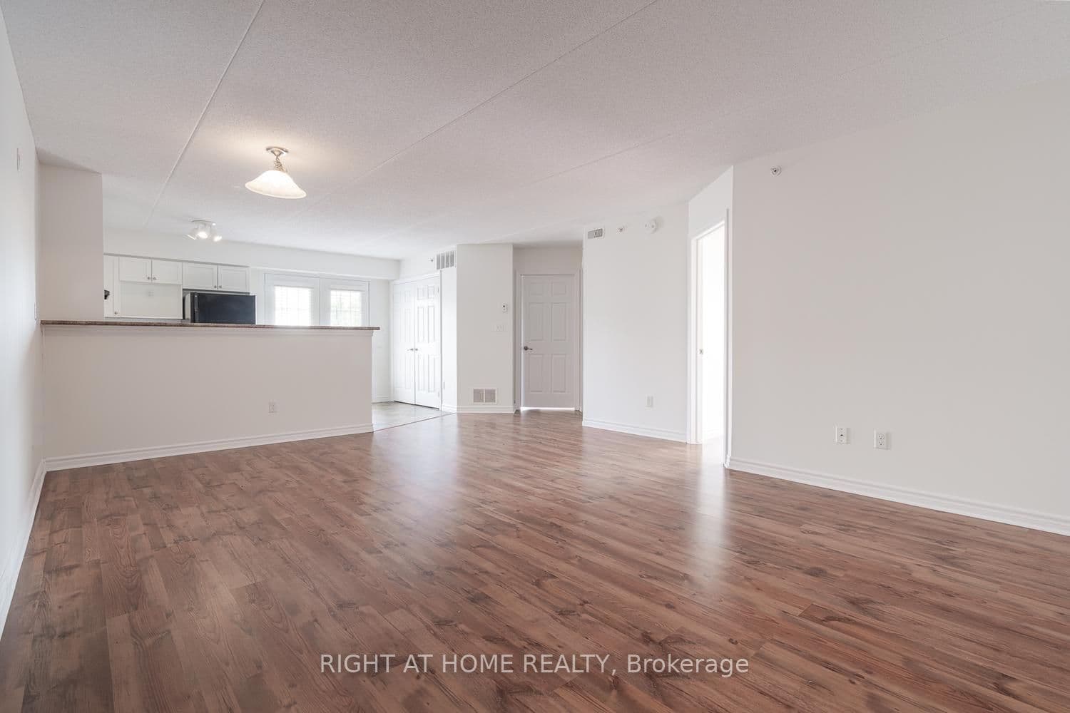 1471 Maple Avenue 302, Milton, ON L9T 0B4