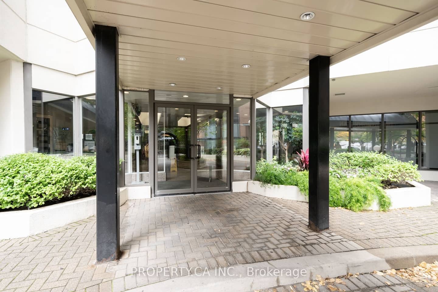 25 Maitland Street W 1001, Toronto, ON M4Y 2W1