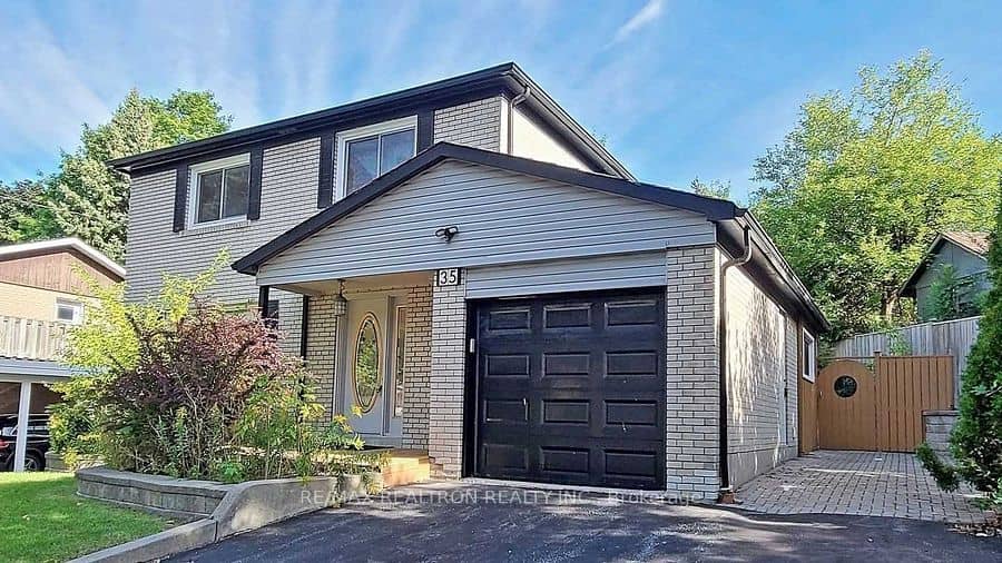 35 Rochelle Crescent, Toronto, ON M2J 1Y3