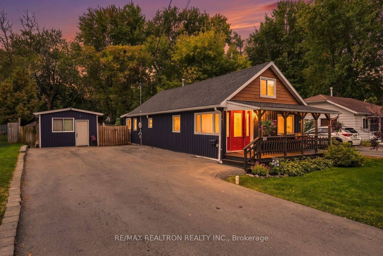 203 Bayview Avenue, Georgina, ON L4P 2T3